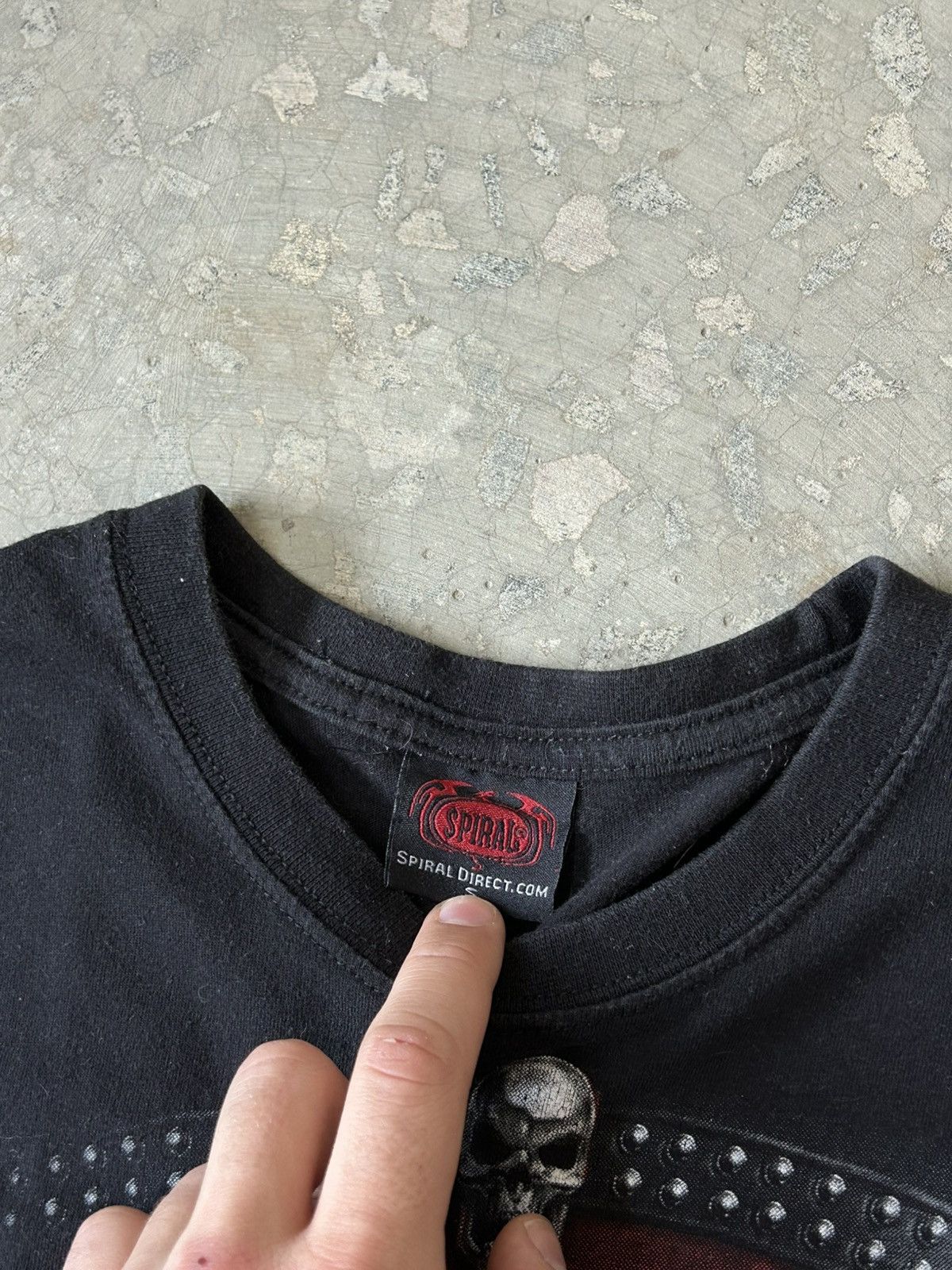Vintage vintage faded spiral skull shirt Size US S / EU 44-46 / 1 - 5 Thumbnail