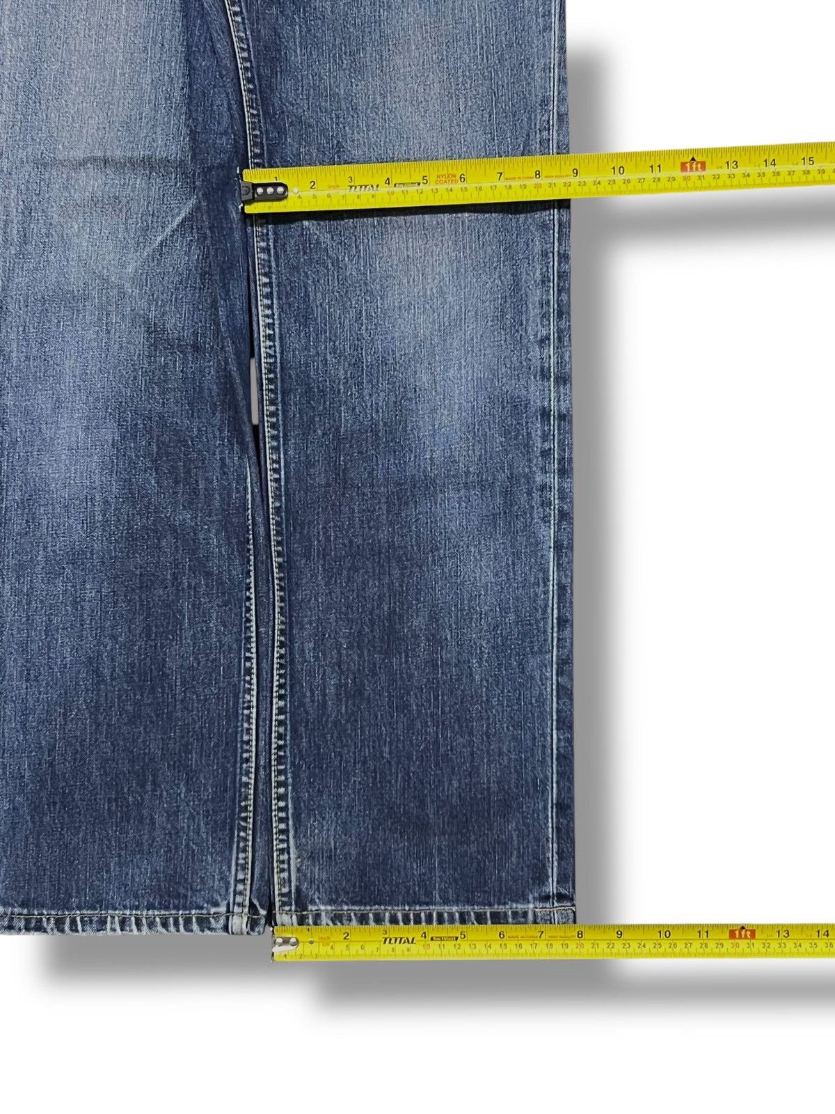 Vintage 05 Levi’s 502 Japan - Faded Wash Jeans