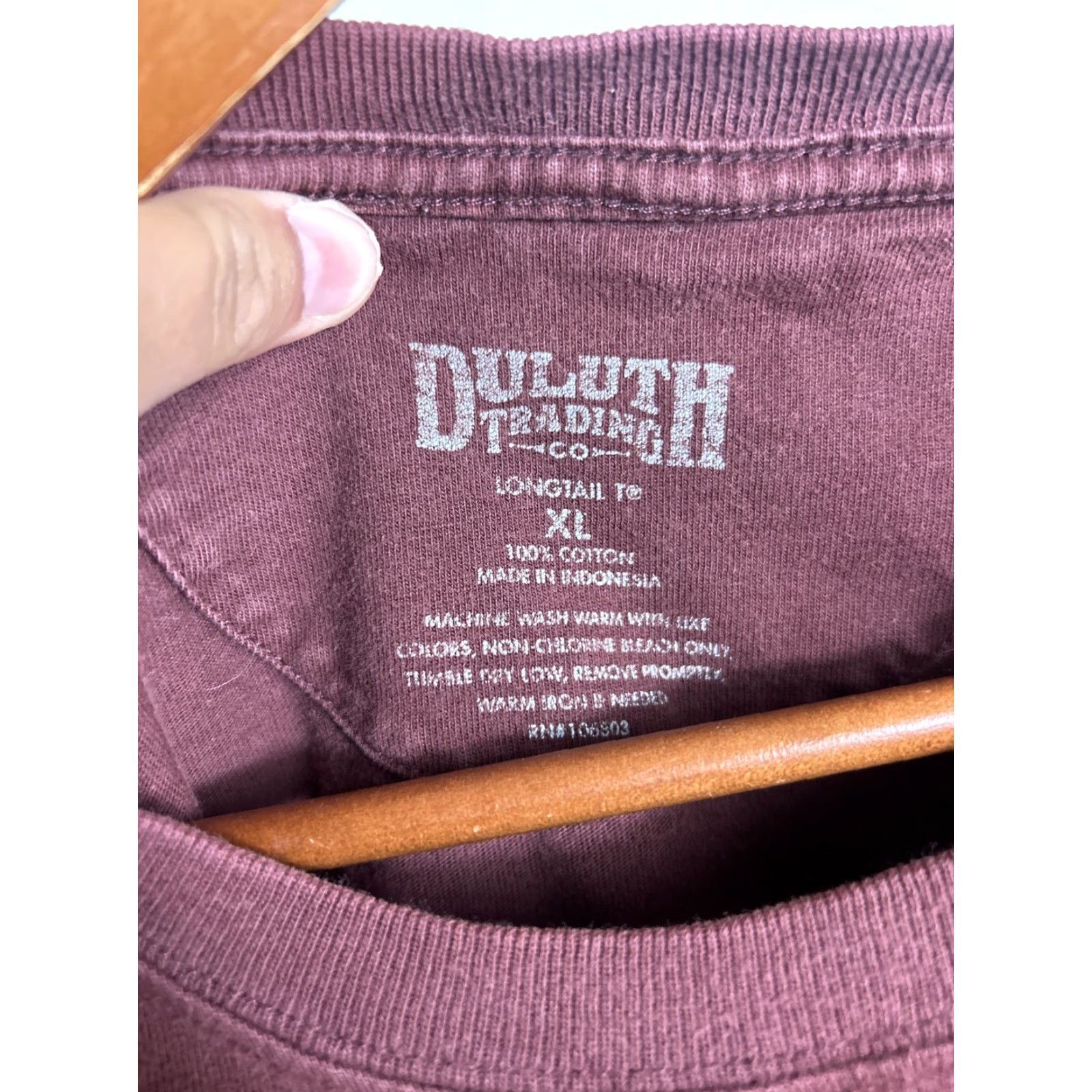 Vintage Duluth Mens XL T Shirt Long Sleeve Crew Neck Burgundy Relaxed Fit Pocket Size US XL / EU 56 / 4 - 7 Thumbnail