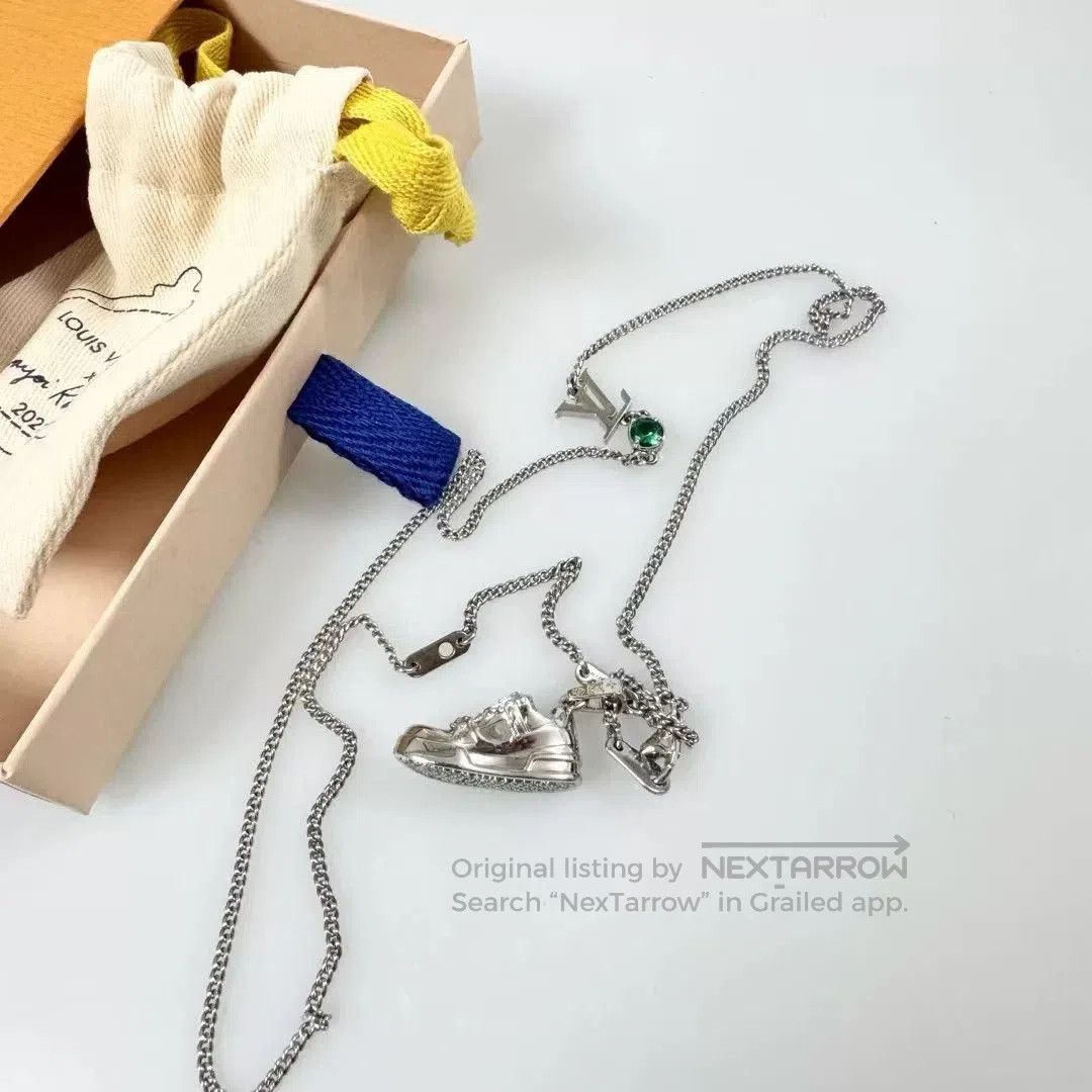 Louis Vuitton Louis Vuitton Trainer Green Rhinestone Necklace. Size ONE SIZE - 2 Thumbnail