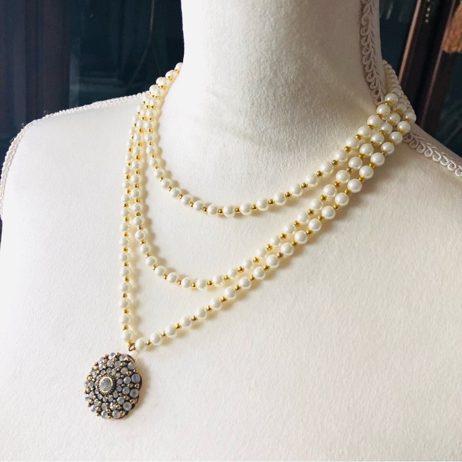 Handmade Handcrafted cream Pearl genuine emerald necklace Size ONE SIZE - 1 Thumbnail