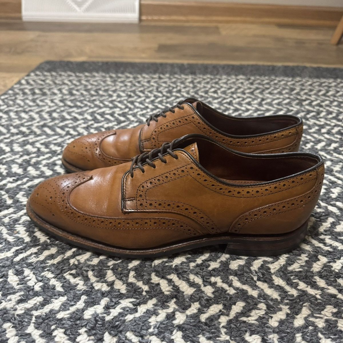 Allen Edmonds Allen Edmonds Lombard Wingtip in Walnut Size US 8.5 / EU 41-42 - 3 Thumbnail
