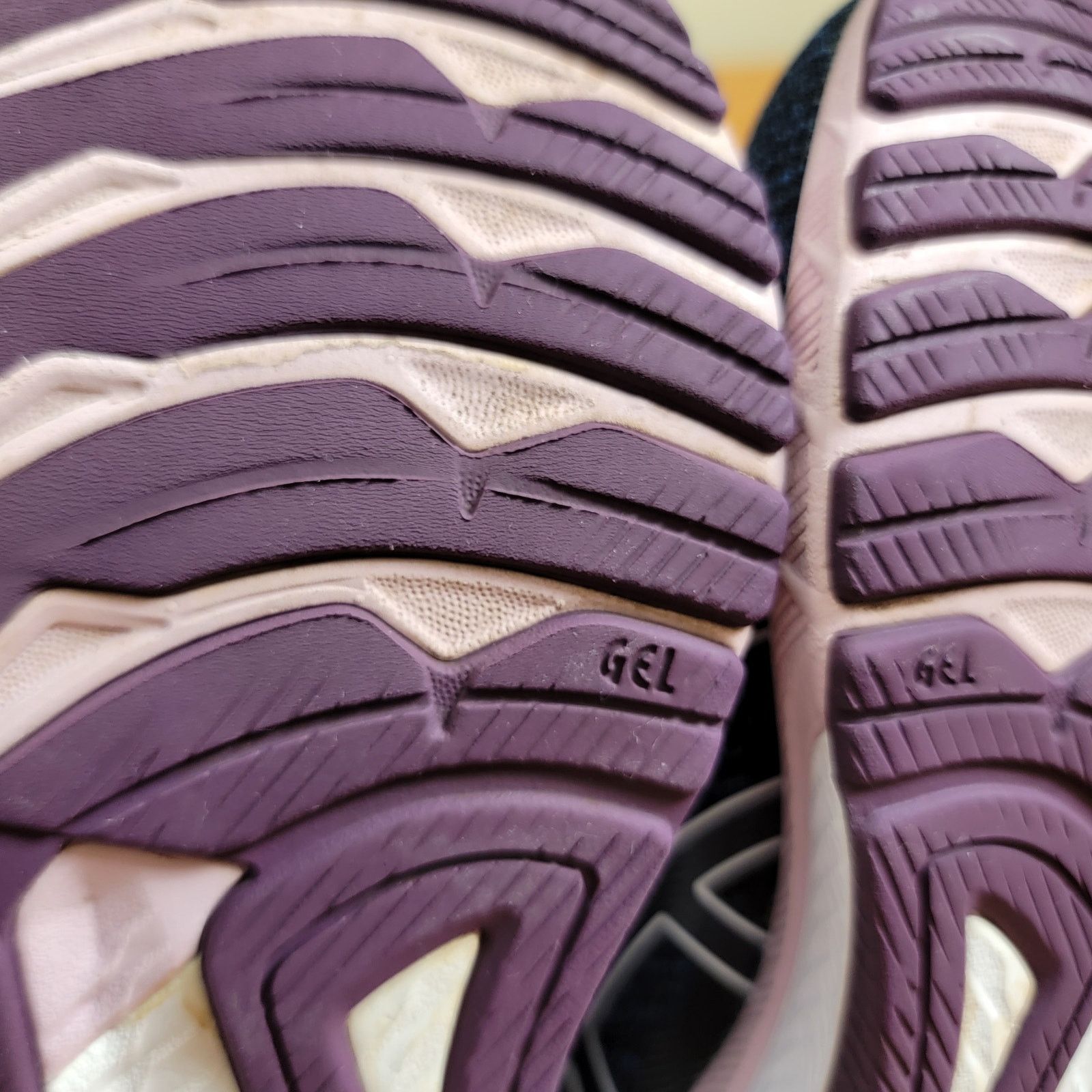 Asics ASICS Wmns GT 2000 10 Lake Drive White Sz 7.5 1012B045 402 Size US 7.5 / IT 37.5 - 8 Thumbnail