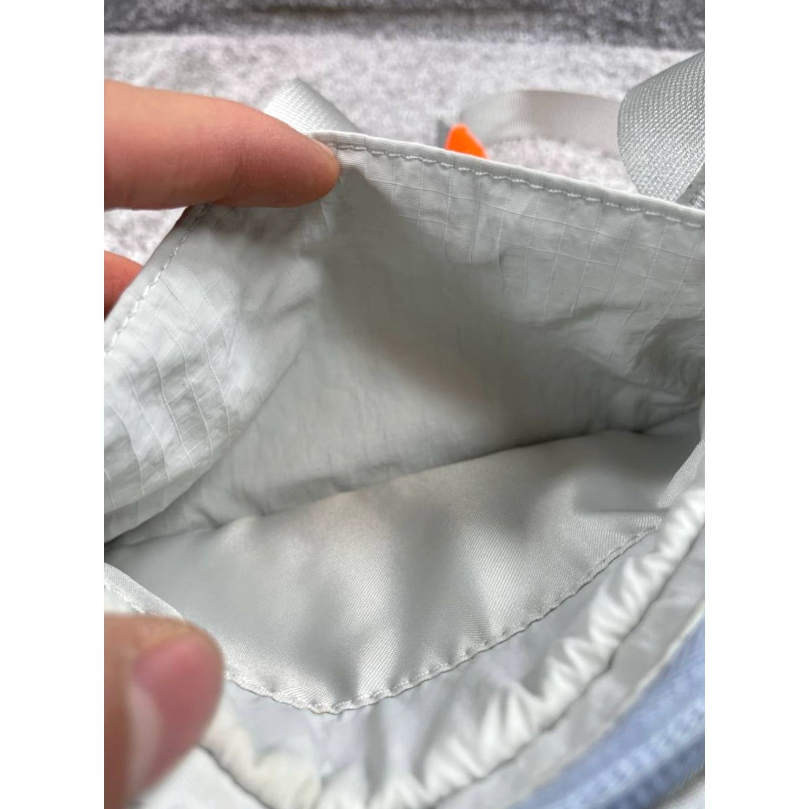 Lululemon Lululemon Bag Womens OS Mini Silver Nylon Zip Inner Pocket Adjustable Belt Bag Size ONE SIZE - 7 Thumbnail
