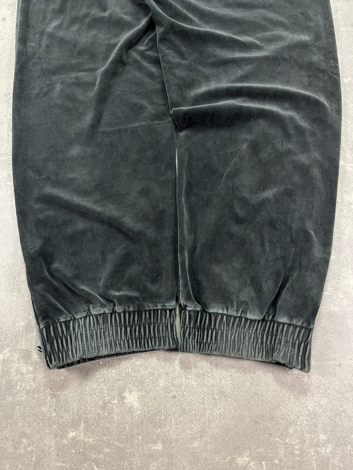 Karl Kani Karl Kani Faces Velour Vintage Baggy Sweatpants XL Size US 38 / EU 54 - 12 Thumbnail