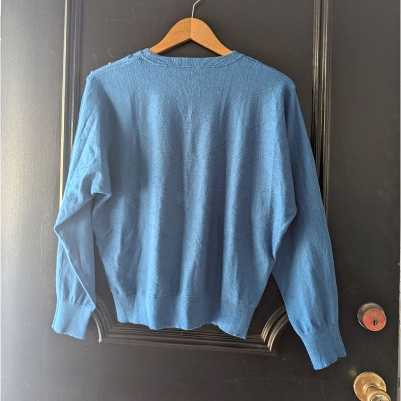 Vintage Carmen Marc Valvo Blue Chevron Pointelle Knit Shoulder Button Sweater Large Size L / US 10 / IT 46 - 2 Thumbnail