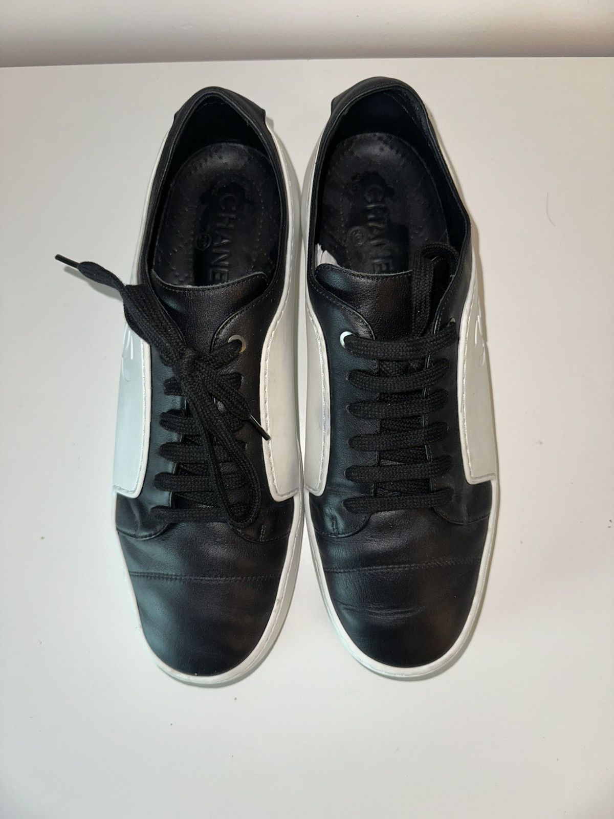 Chanel Chanel White Black Leather Rubber Sneakers Size US 8.5 / EU 41-42 - 2 Thumbnail