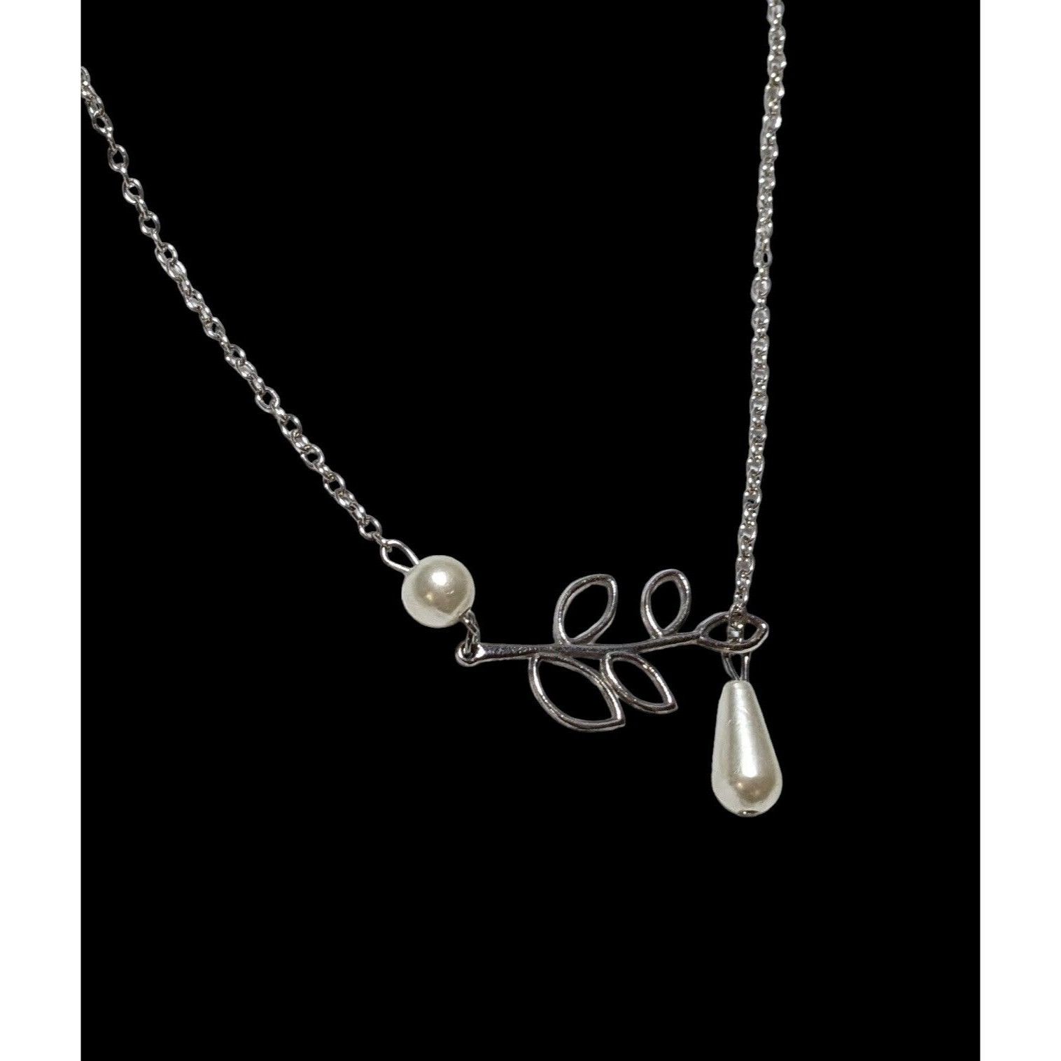 Other Silver Pearl Leaf Necklace Size ONE SIZE - 4 Thumbnail