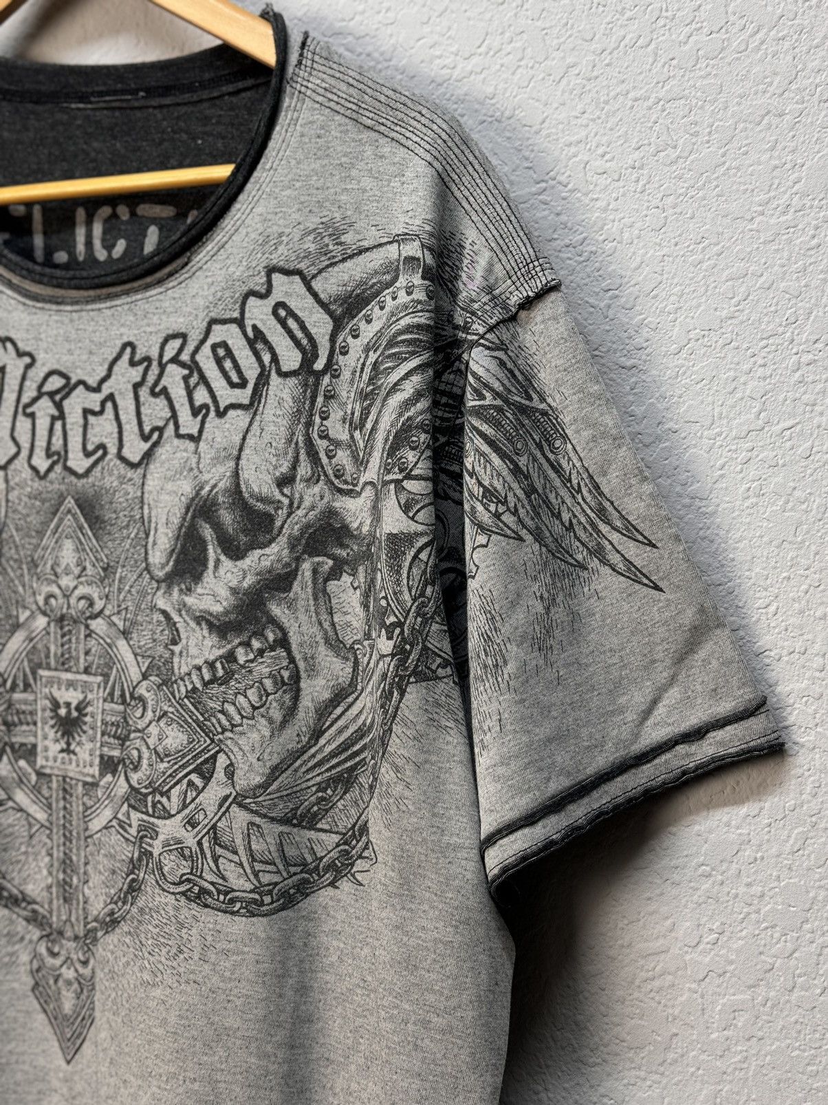 Affliction × Japanese Brand × Vintage Vintage Reversible Affliction Double Skull Black T Shirt Size US XL / EU 56 / 4 - 3 Thumbnail