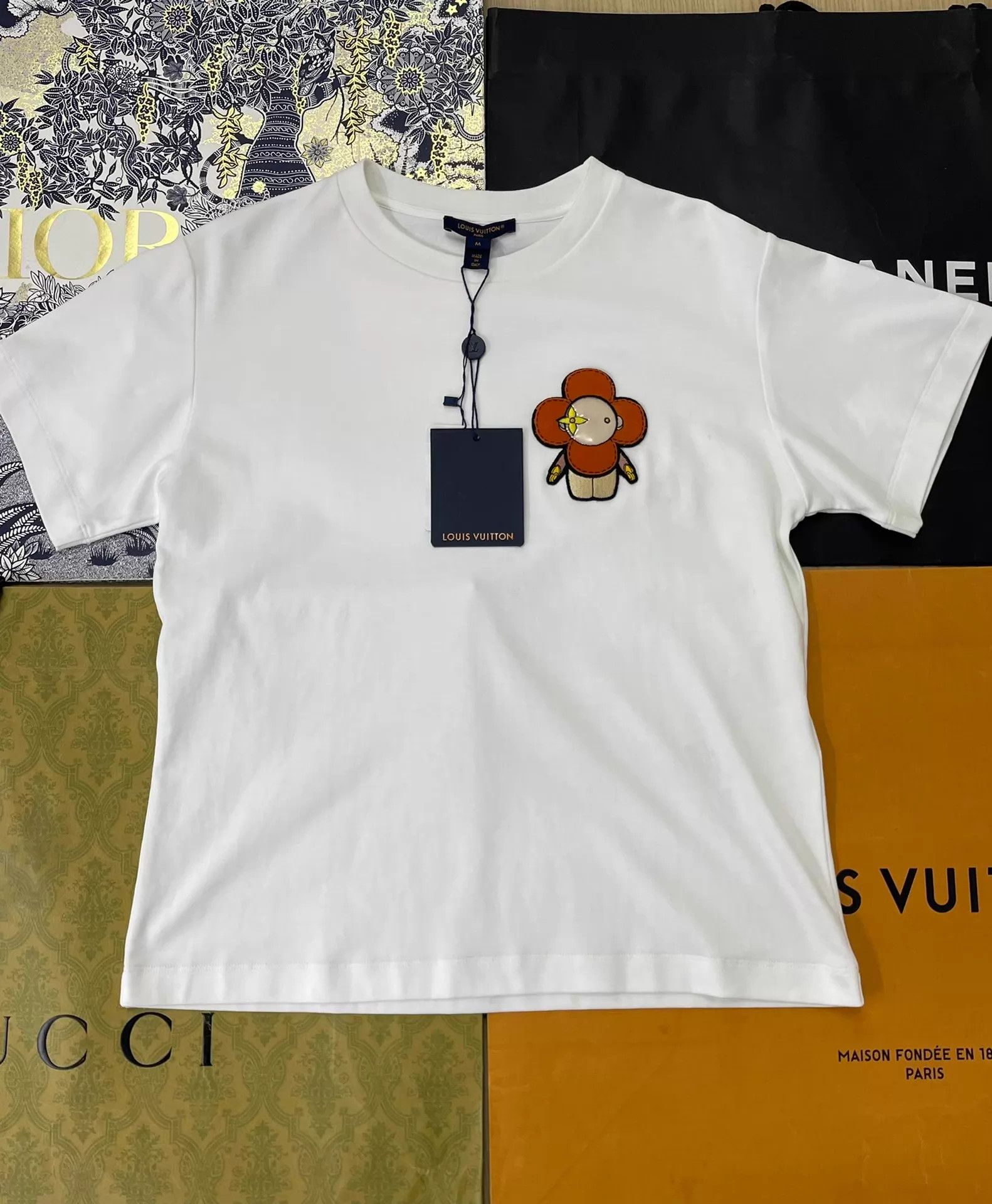 Louis Vuitton LV 26 SS New Classic Printed Short Sleeve Tee M Size M / US 6-8 / IT 42-44 - 1 Thumbnail
