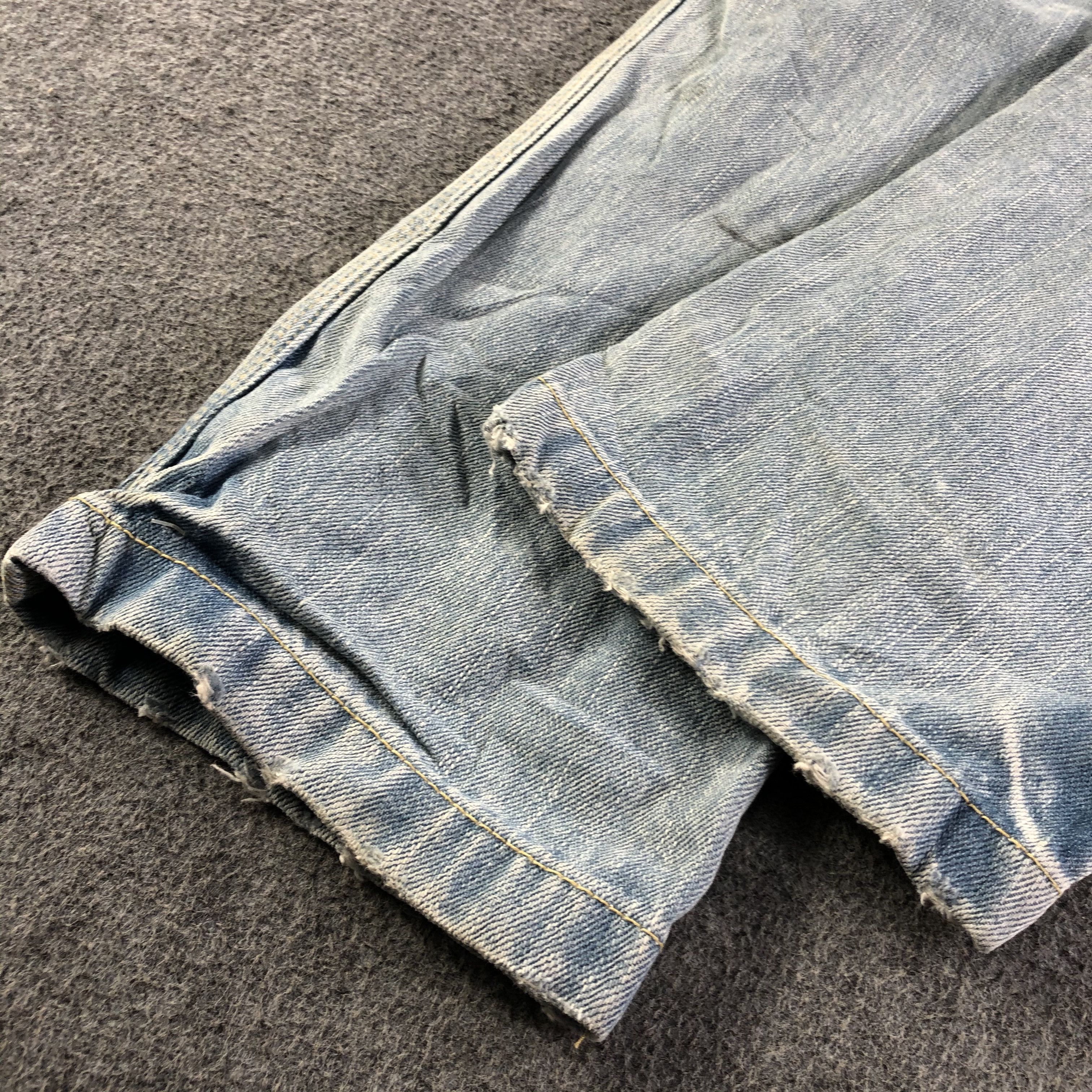 Japanese Brand Vintage Light Wash Cube Sugar Jeans-J3991 Size US 31 - 6 Thumbnail