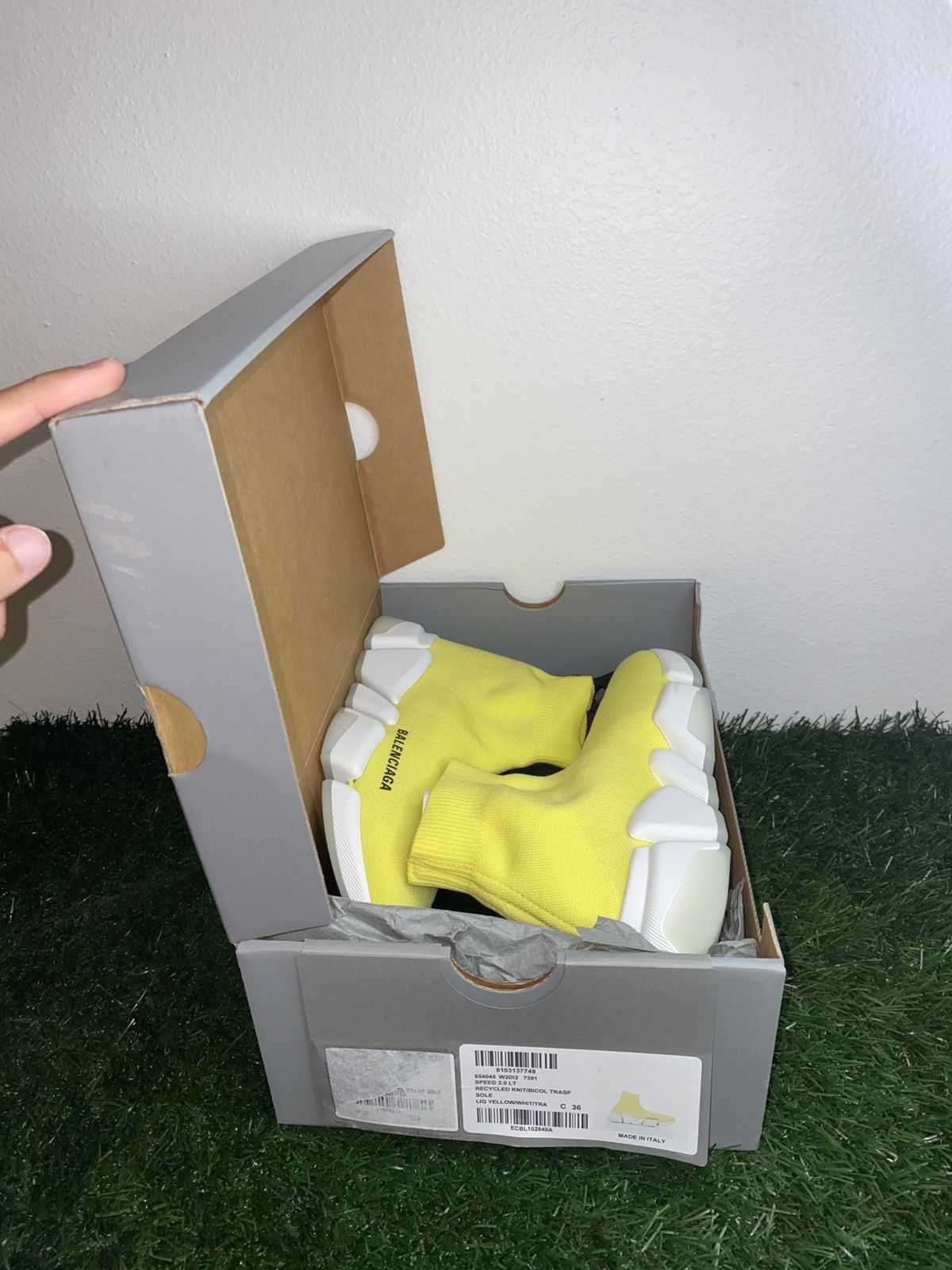 Balenciaga W Balenciaga Speed 2.0 ‘ Yellow ‘| Size 36 EU | NEW Size US 6 / IT 36 - 11 Thumbnail
