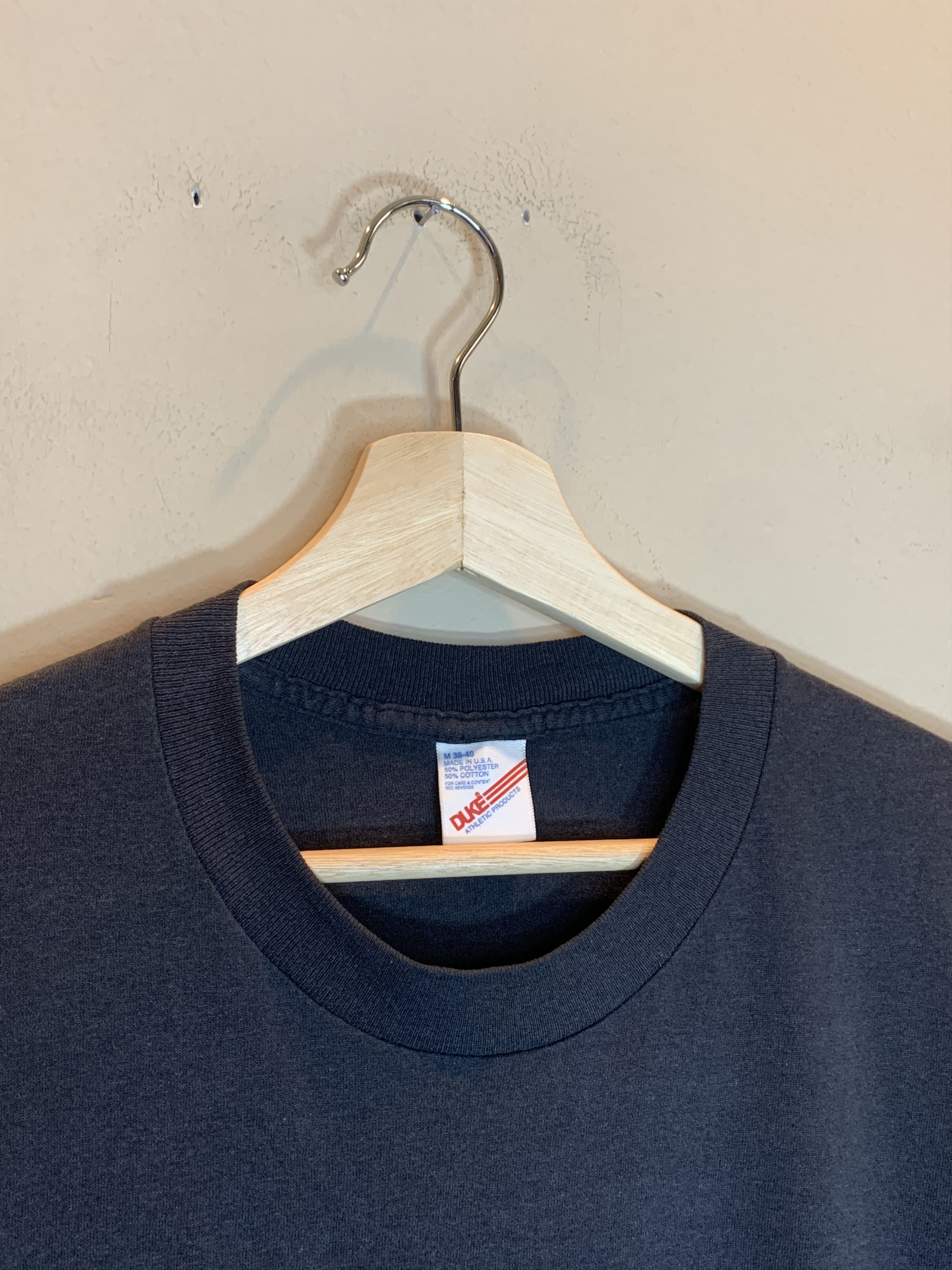Vintage *RARE* Vintage 80’s Single Stitch Faded Blank USA-Made Shirt Size US M / EU 48-50 / 2 - 5 Thumbnail