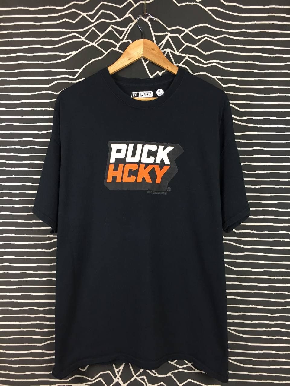 NHL × Sports Specialties × Vintage PUCK HCKY Hockey Apparel Brand Spell Out Tee Size US XXL / EU 58 / 5 - 2 Thumbnail