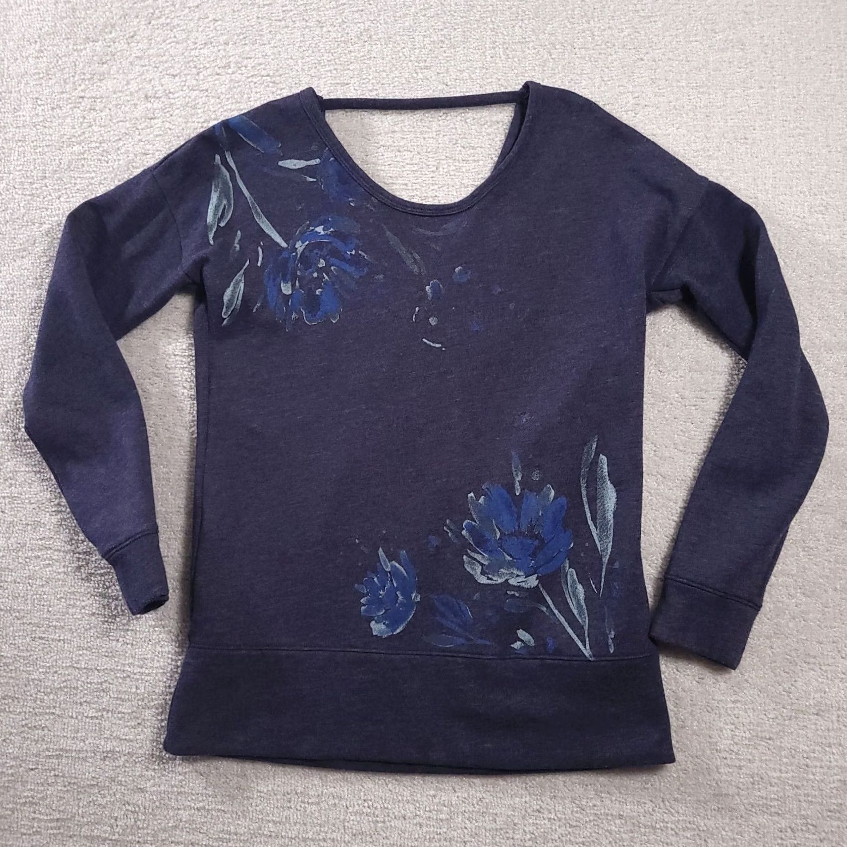 Vintage Maurices Sweater Women's XS Blue Floral Long Sleeve Open V Back Shirt Size XS / US 0-2 / IT 36-38 - 2 Thumbnail