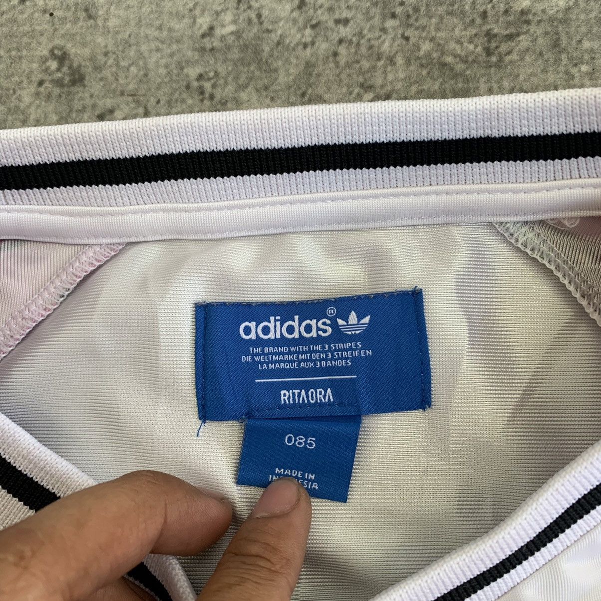 Adidas SWEATER ADIDAS X RITAORA Size US L / EU 52-54 / 3 - 5 Thumbnail