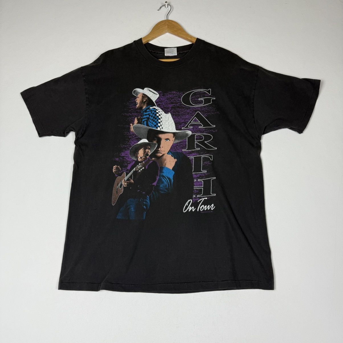 Band Tees Vintage 92s Garth Brooks On Town Tour Tee Size US M / EU 48-50 / 2 - 1 Thumbnail