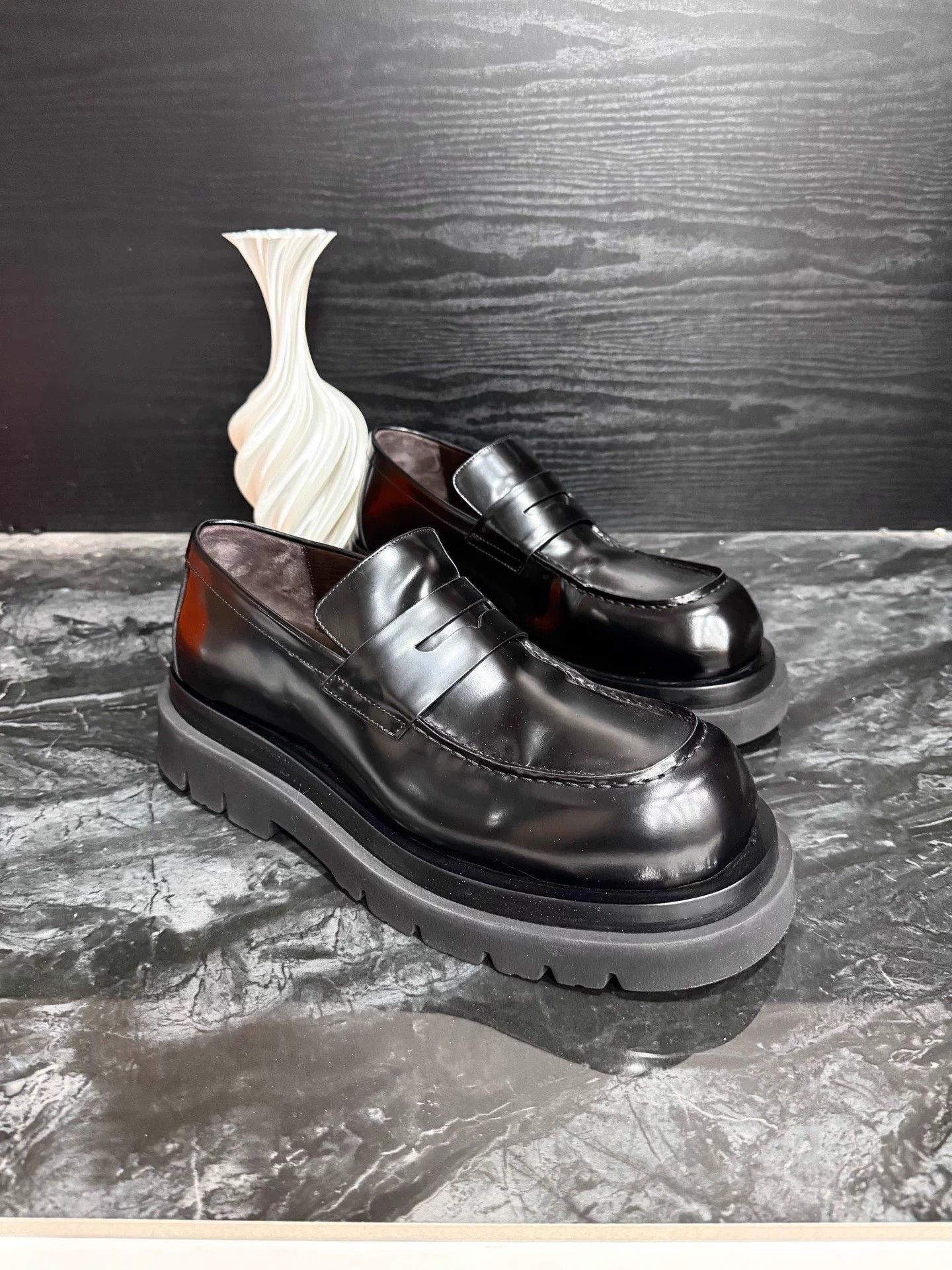 Bottega Veneta Bv black Lug sole Derby casual shoe 44 95 new Size US 11 / EU 44 - 3 Thumbnail