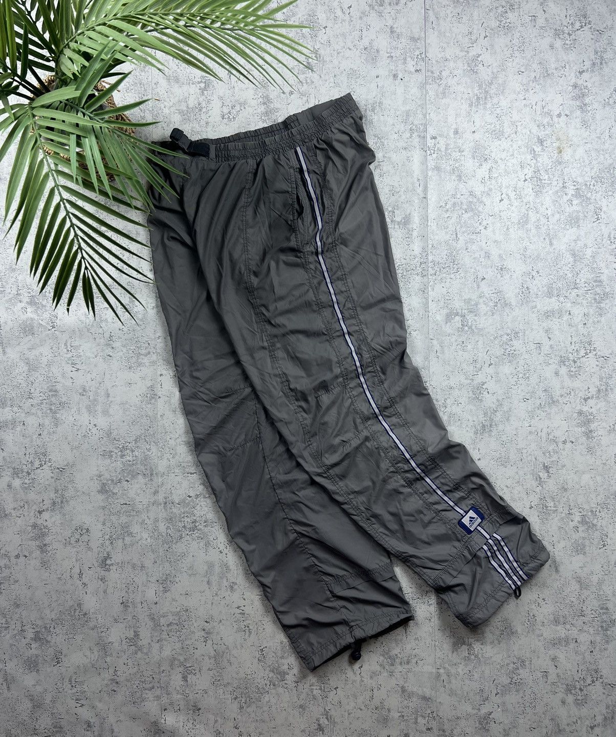 Adidas 90s Adidas Retro Logo Vintage Gorpcore Parachute Nylon Pants Size US 32 / EU 48 - 1 Thumbnail