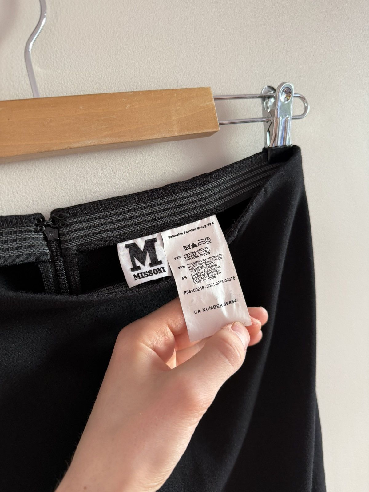 Missoni Missoni Black Stretch Pencil Skirt Minimalist Size 26" / US 2 / IT 38 - 4 Thumbnail