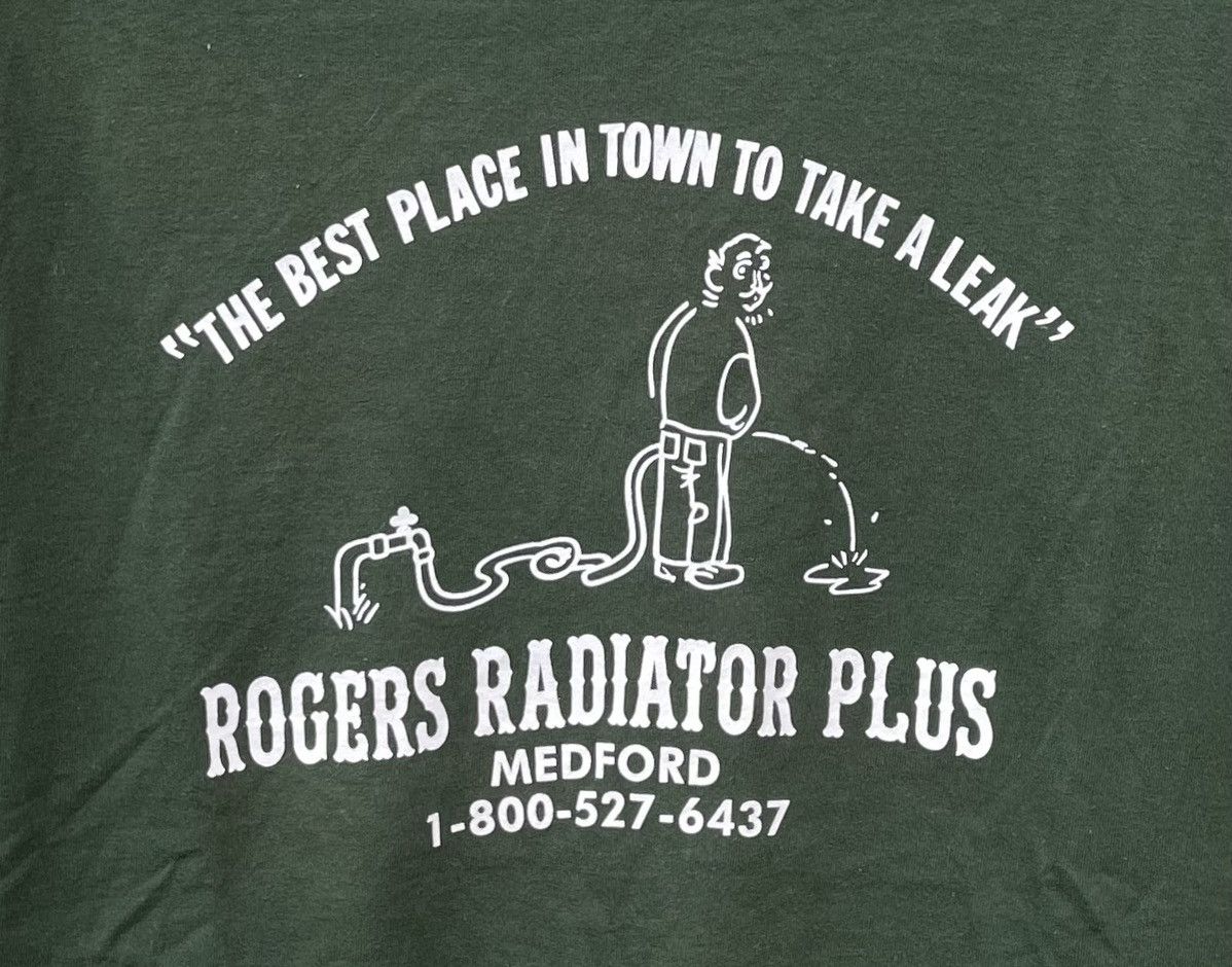 Fruit Of The Loom VTG 90s FOTL “The Best Place In Town To Take A Leak” tshirt Size US L / EU 52-54 / 3 - 3 Thumbnail