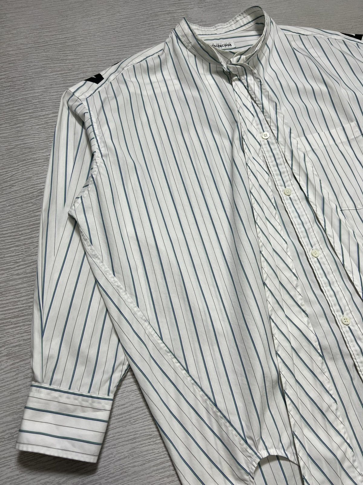 Balenciaga Balenciaga - Back Logo Bow Tie Stripe Longsleeve Shirt Size XXS / US 00 / IT 34 - 5 Thumbnail