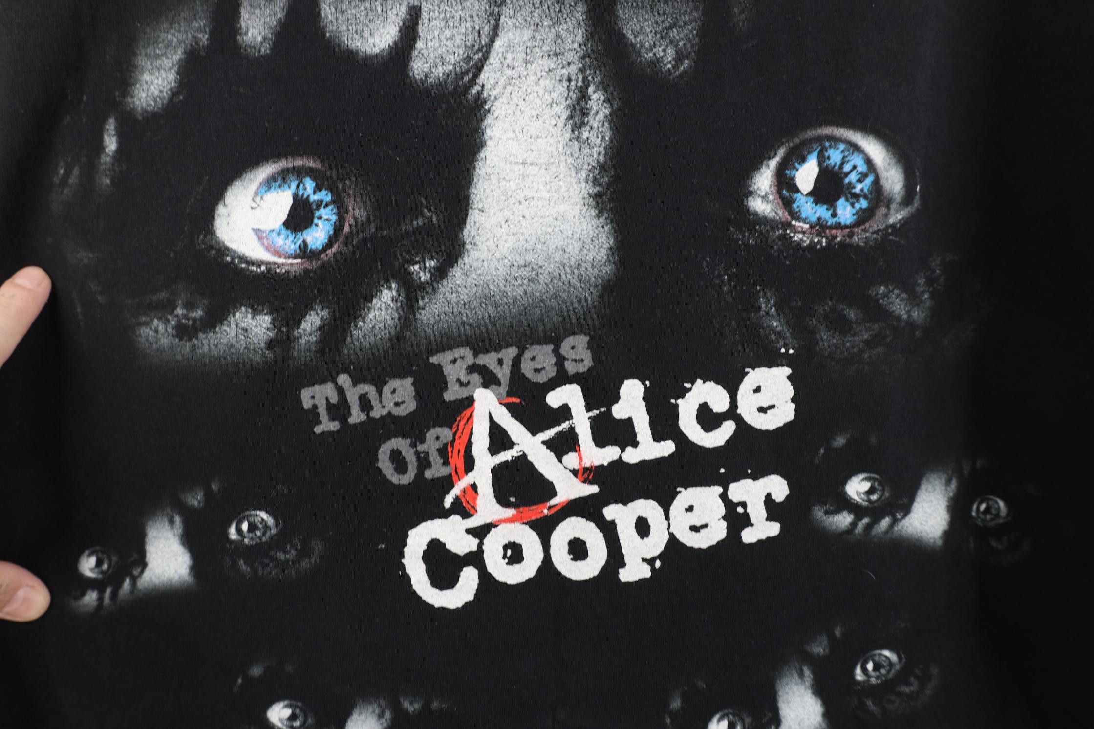 Vintage Vintage 90s Y2K The Eyes of Alice Cooper All Over T-Shirt Size US XL / EU 56 / 4 - 11 Thumbnail