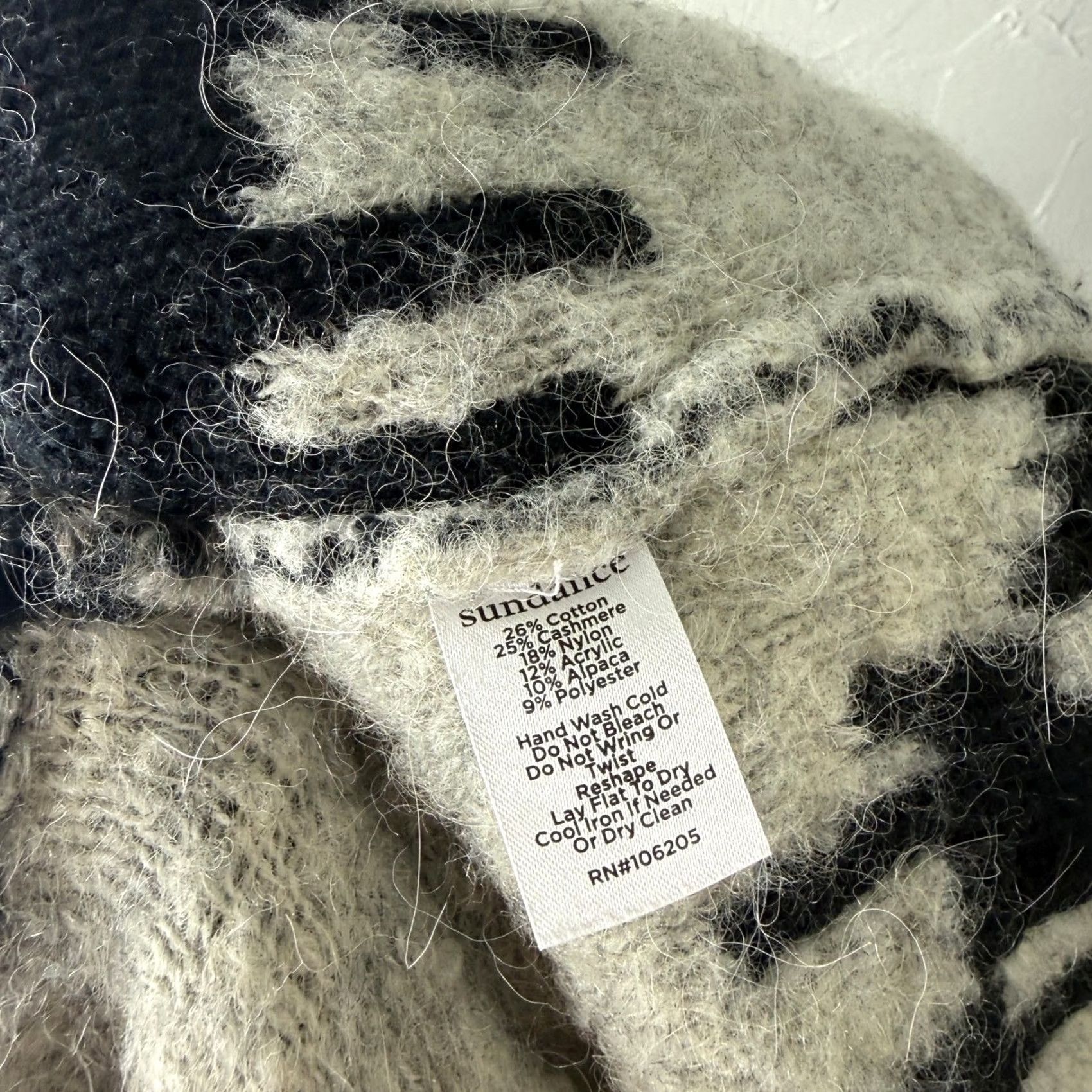 Vintage VINTAGE Sundance Women's Tanya Sweater Cardigan L Black V-Neck Knit Geometric Bohemian Casual Winter Fall Spring Summer 4? Size L / US 10 / IT 46 - 7 Thumbnail