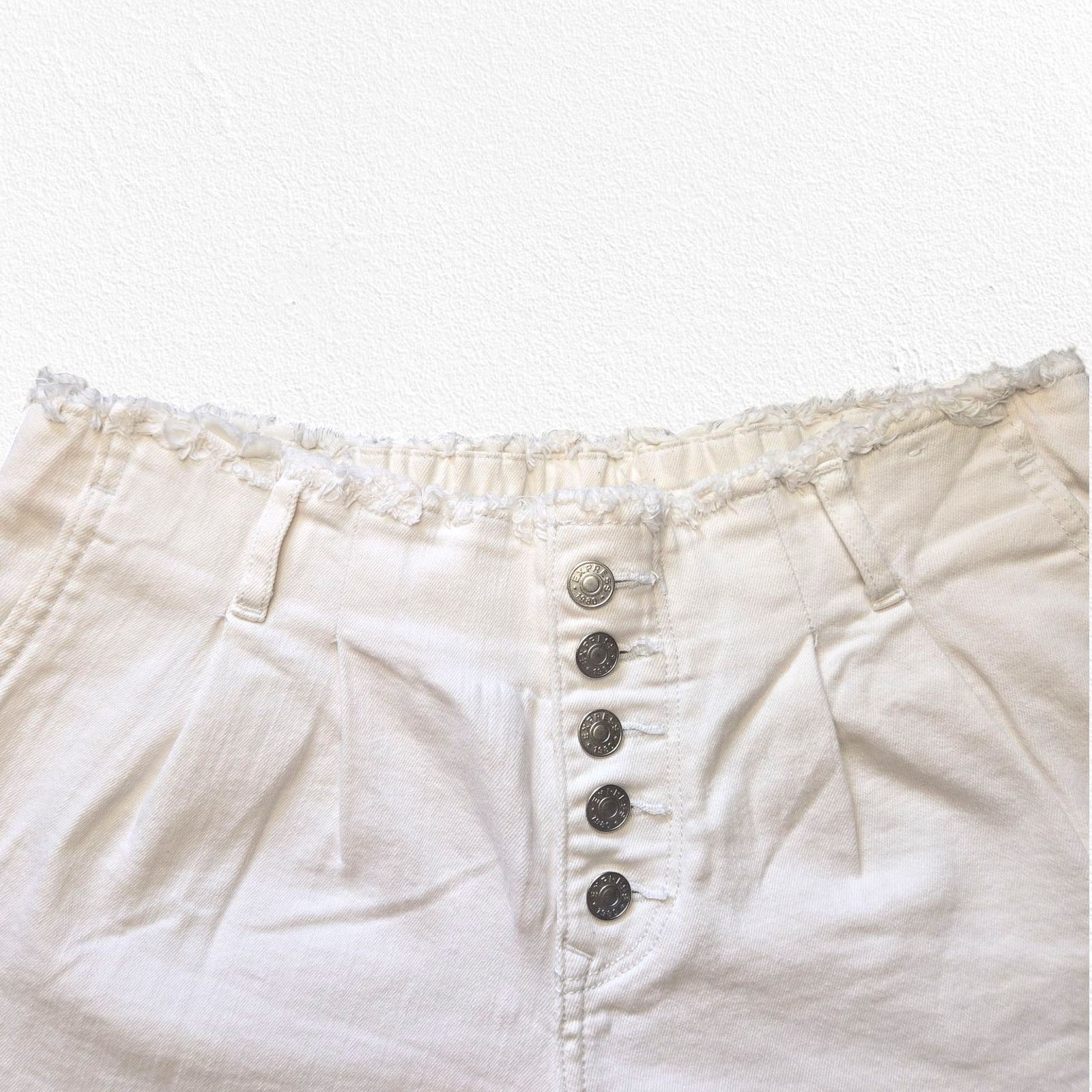 Express Express White Paper Bag Cut Off Shorts Size 8 Size 30" / US 8 / IT 44 - 6 Thumbnail