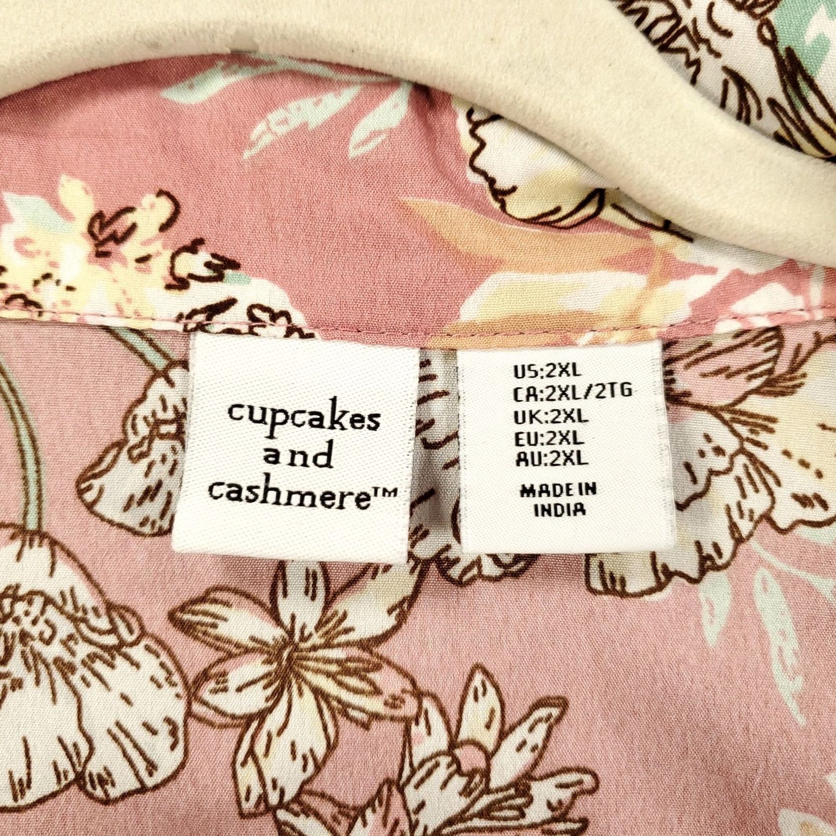 Vintage VINTAGE Cupcakes and Cashmere Pajama Set Womens 2XL Pink Shorts Button Up Shirt Top PJ Size XXL / US 16-18 / IT 52-54 - 5 Thumbnail