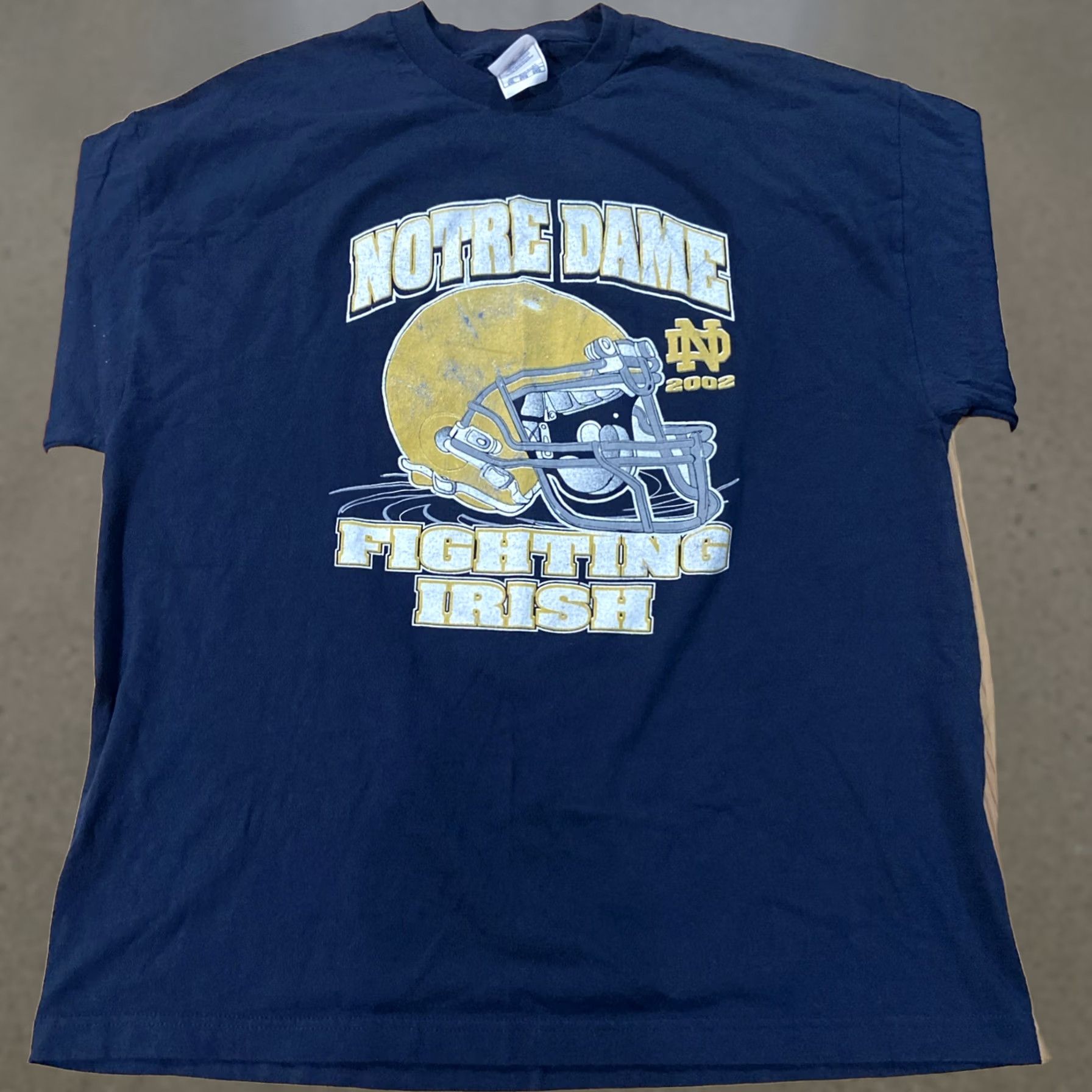 Vintage VINTAGE Notre Dame Football T-Shirt Fighting Irish Mascot Tee 2XL Blue Men XXL Graphic Tee 90s Sportswear Size US XXL / EU 58 / 5 - 1 Thumbnail
