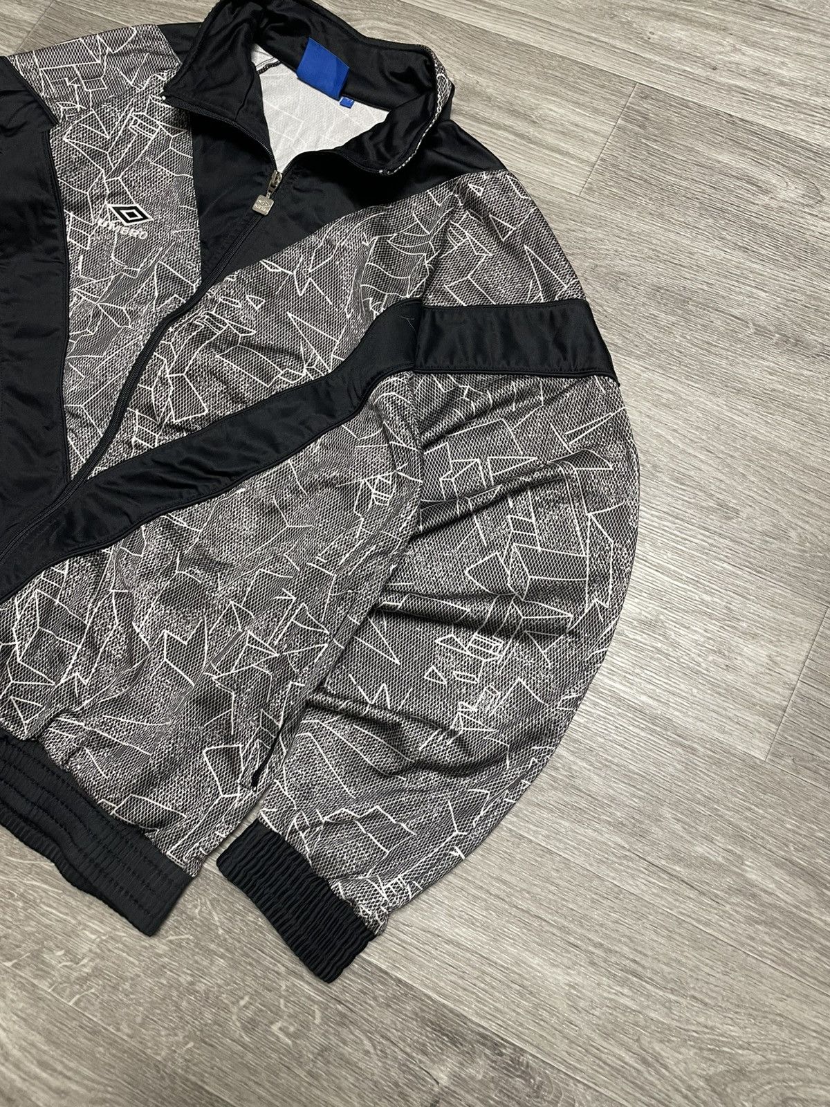 Umbro Vintage 90s Umbro Geometric Pattern Zip-Up Track Jacket Size US XL / EU 56 / 4 - 5 Thumbnail