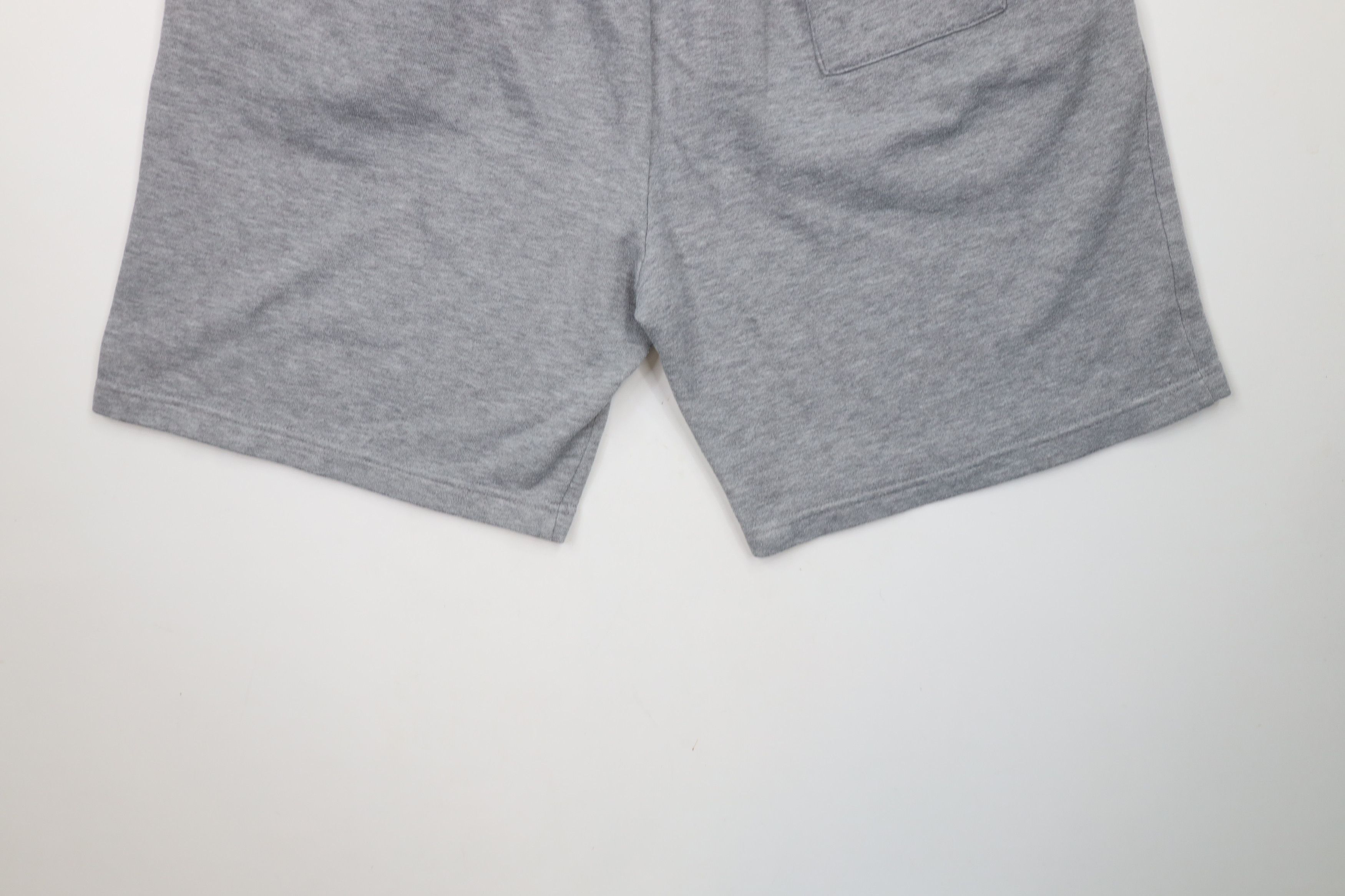 Vintage Vintage 90s Streetwear Above Knee Sweatpants Shorts Gray Size US 36 / EU 52 - 14 Thumbnail