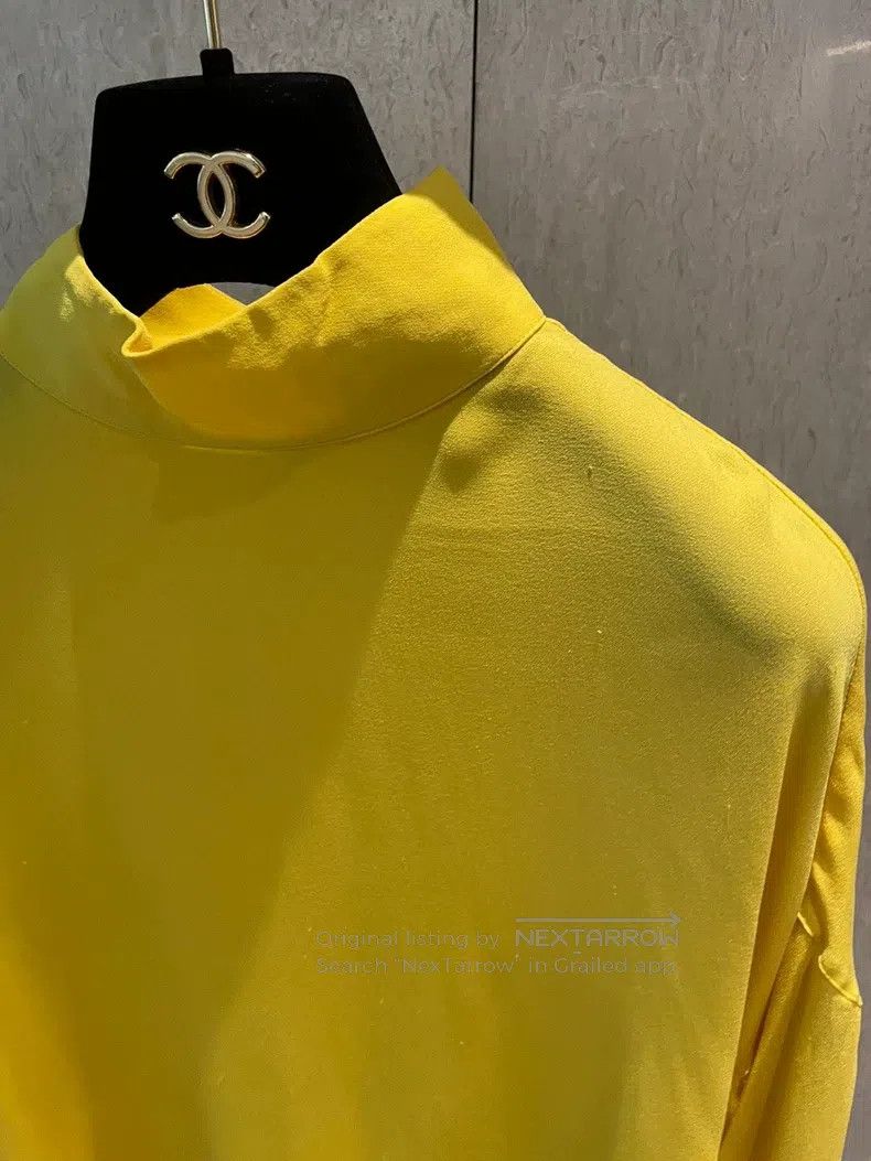 Valentino Valentino Lemon yellow base layer Size S / US 4 / IT 40 - 2 Thumbnail