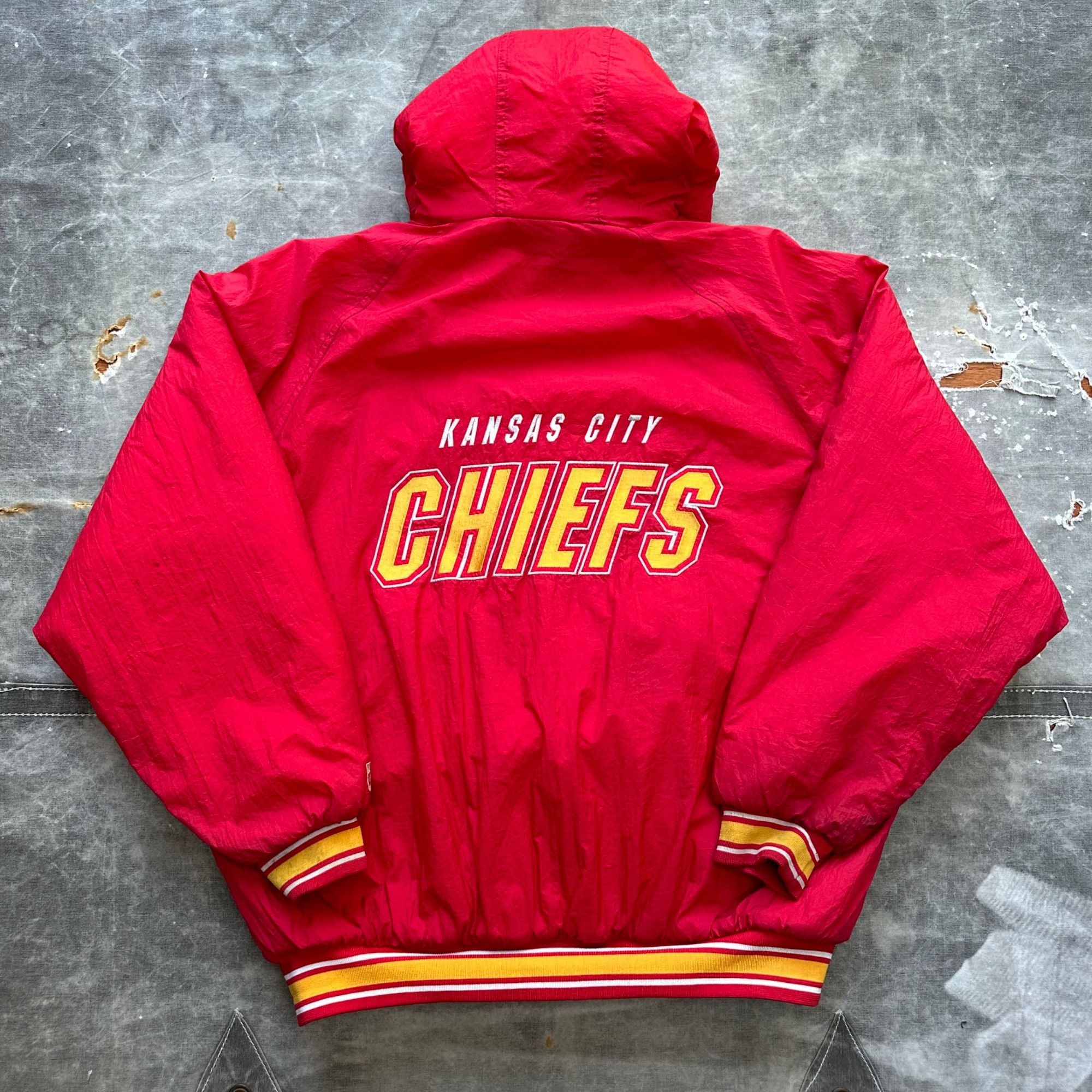 Logo 7 × NFL × Vintage Vintage 90s Logo Athletic Kansas City Chiefs NFL Puffer Jack Size US XL / EU 56 / 4 - 2 Thumbnail