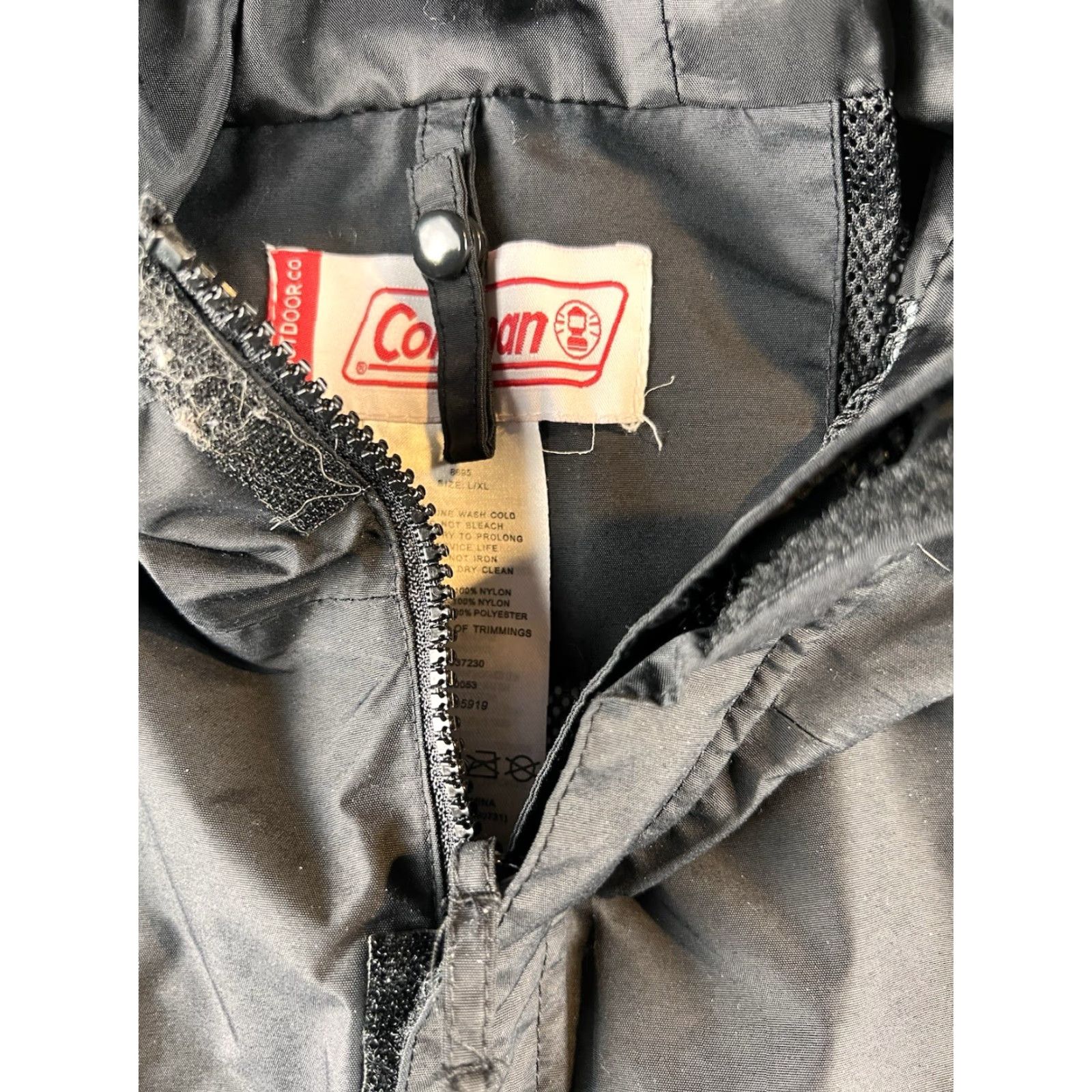 Vintage Coleman Windbreaker Jacket L/XL Men's Black Blue Green Lightweight Outdoor Windbreaker Nylon Zip Velcro Jacket Mens Size US L / EU 52-54 / 3 - 5 Thumbnail