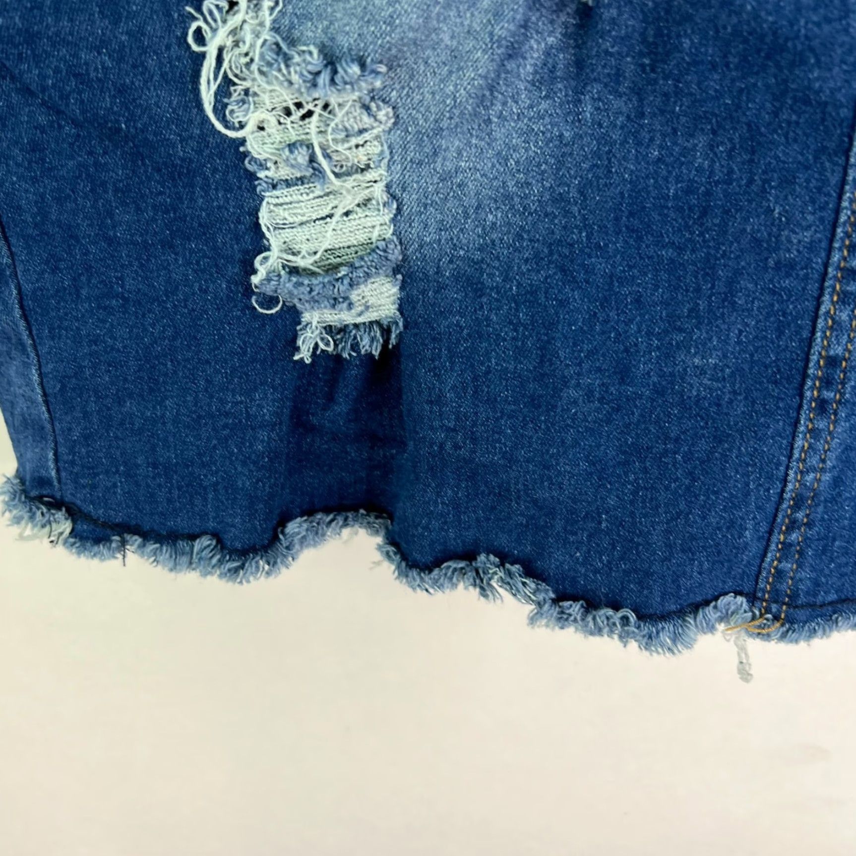 Denime VINTAGE Unpublished Denim Blue Mini Skirt Womens Size 8 Rough Hem Casual Party Bohemian Size 30" / US 8 / IT 44 - 4 Thumbnail