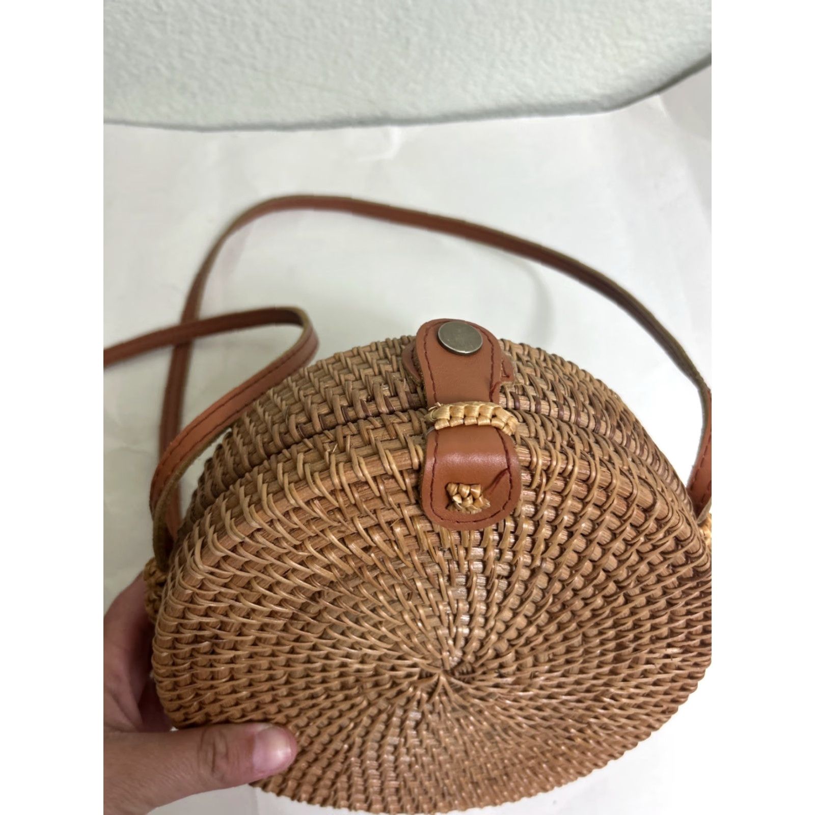 Vintage VINTAGE? No. (Not Vintage) Rattan Straw Bag Wicker Purse Round Crossbody Leather Strap Boho Size ONE SIZE - 5 Thumbnail