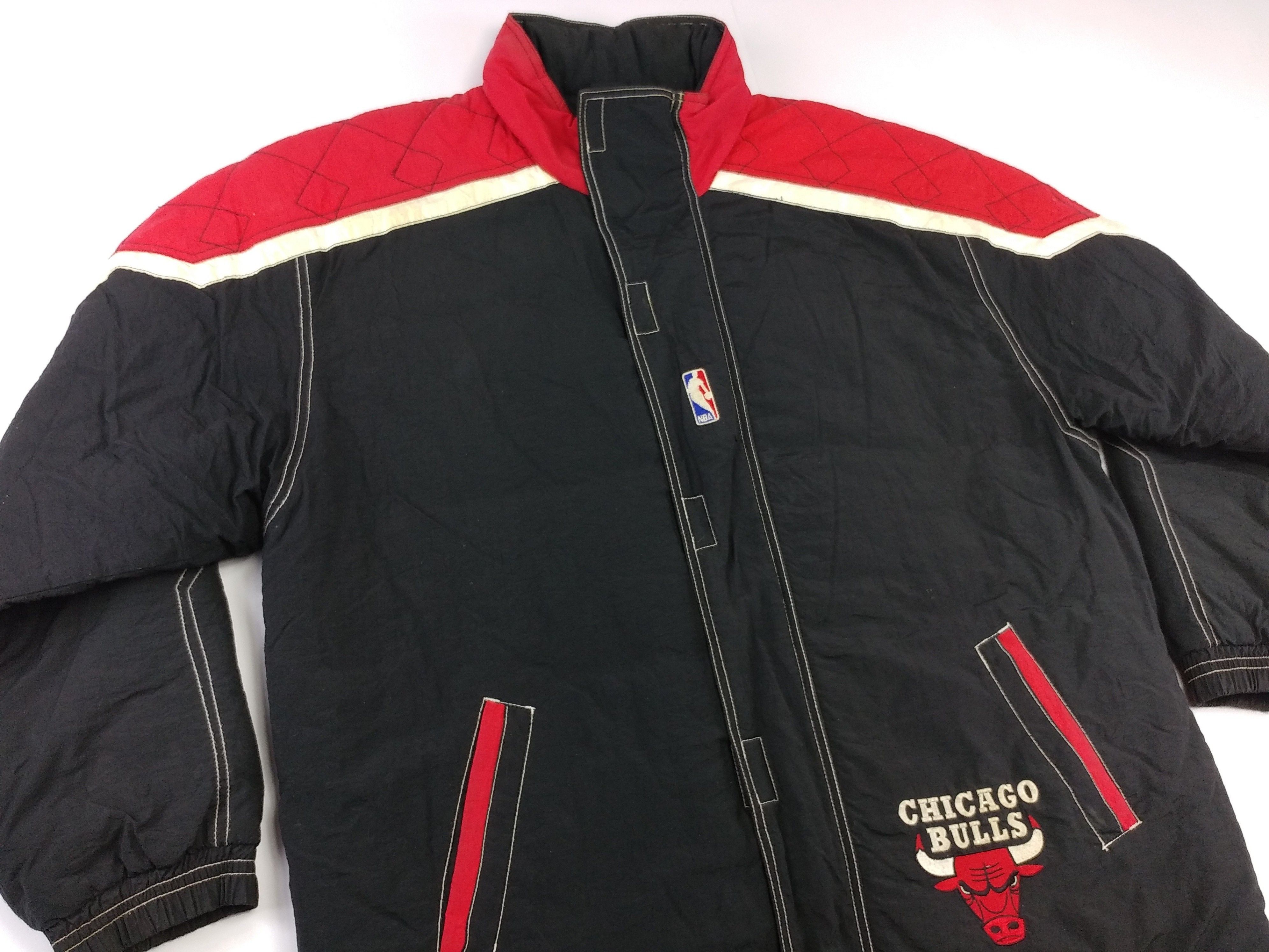 Starter NBA Chicago Bulls jacket, Starter basketball vintage 90s L Size US L / EU 52-54 / 3 - 18 Thumbnail