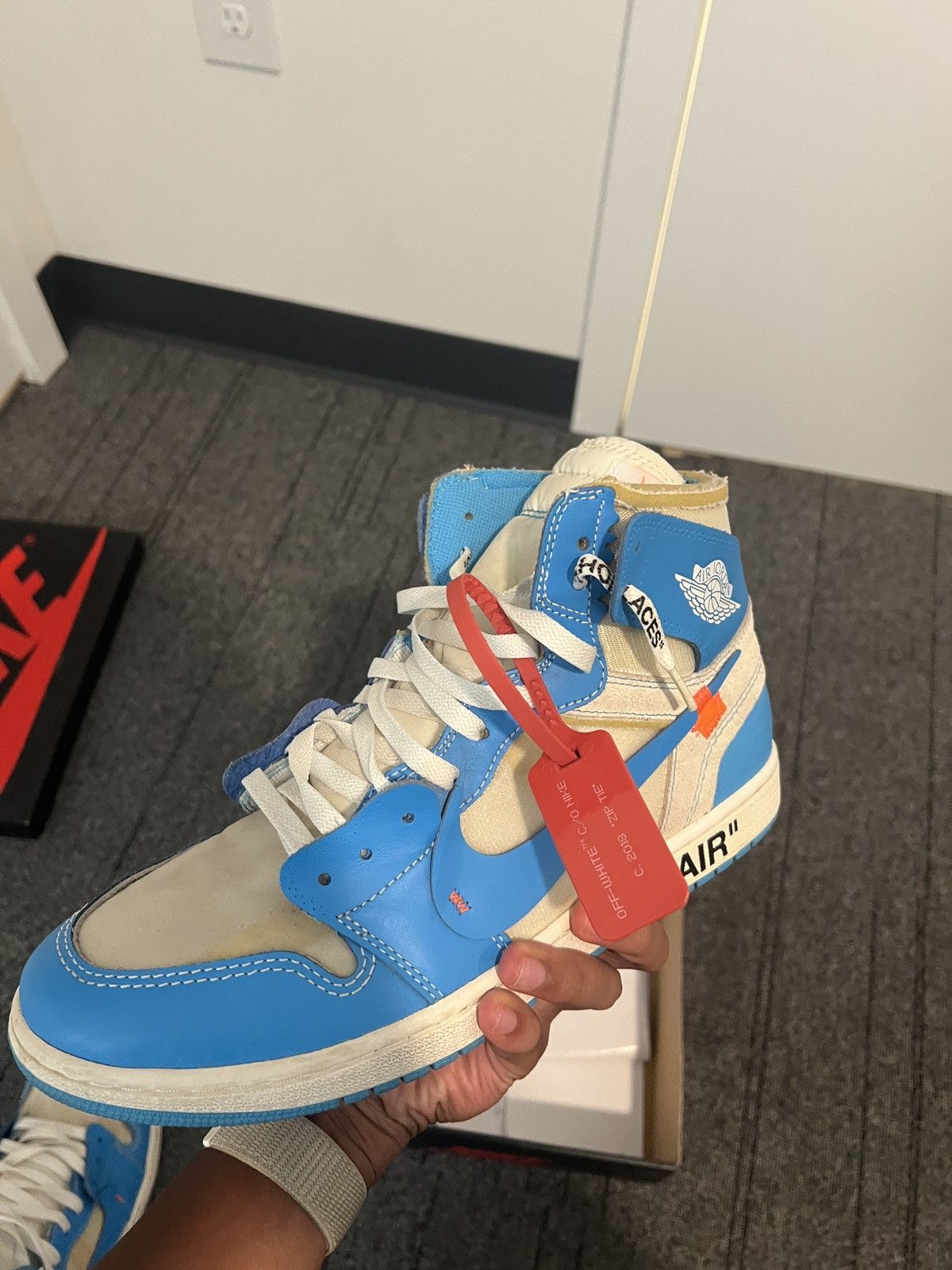 Jordan Brand × Nike × Off-White Air Jordan 1 x Off-White NRG UNC University Blue Size US 11.5 / EU 44-45 - 8 Thumbnail