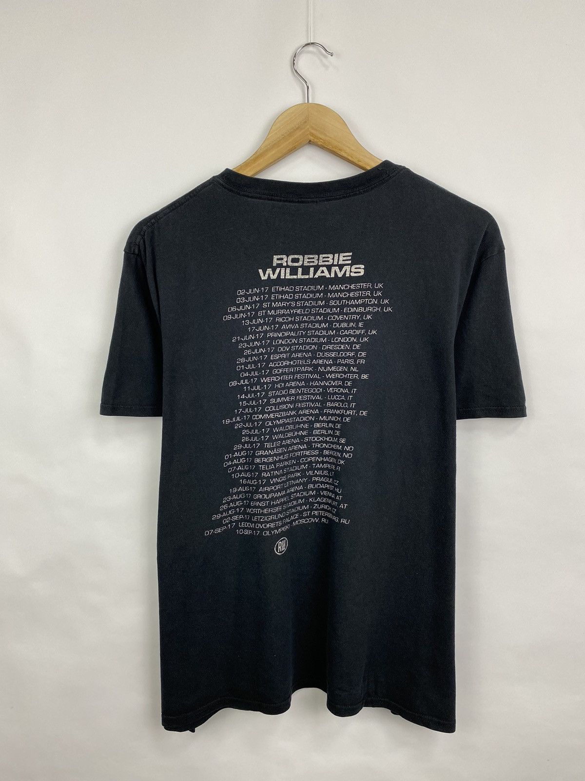 Gildan Vintage 2017 Robbie Williams T-Shirt Rare Retro Y2K Size US L / EU 52-54 / 3 - 7 Thumbnail