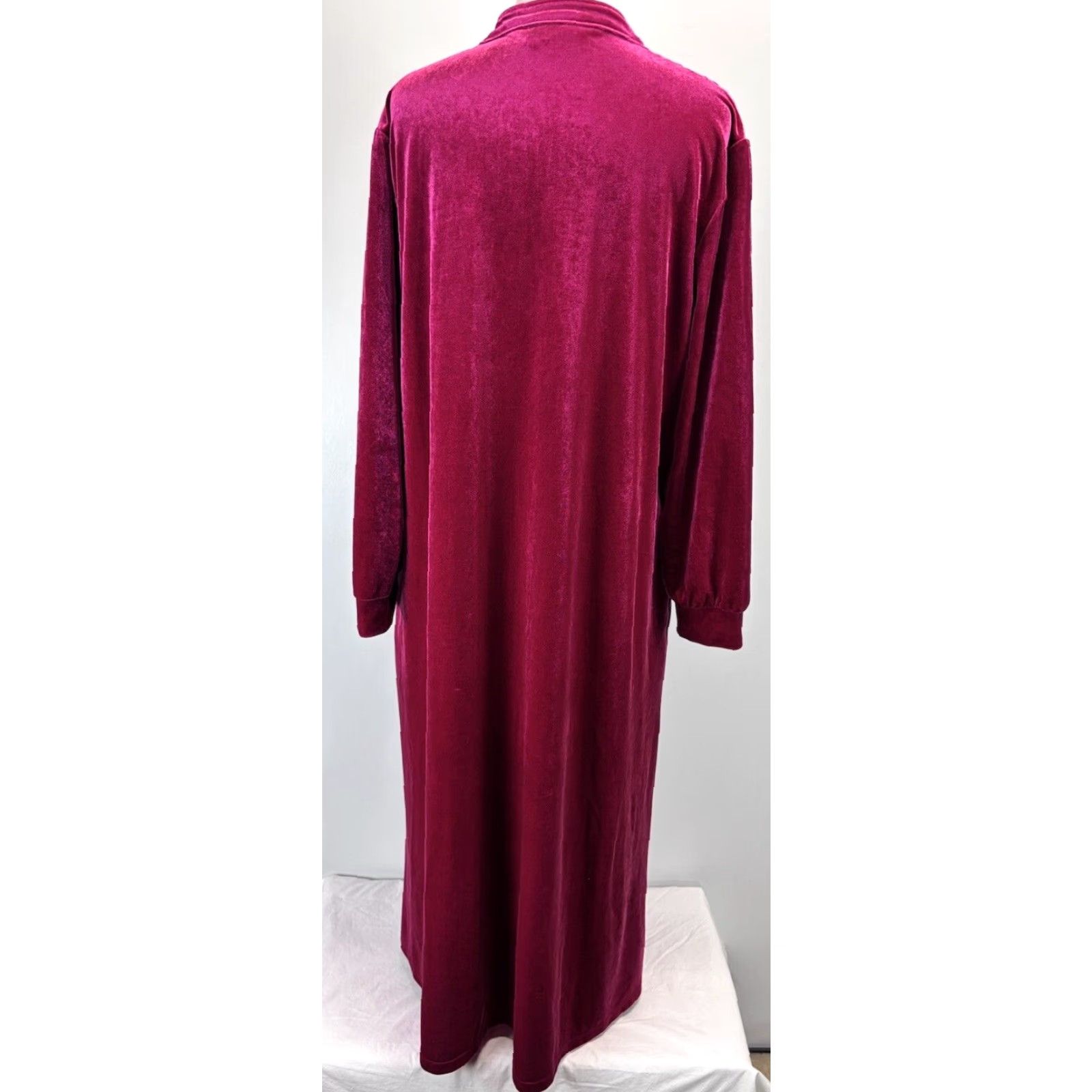 Velour The Vermont Country Store Long Velour Robe Sz M Quilted Yoke Zip House Dress Magenta Size M / US 6-8 / IT 42-44 - 3 Thumbnail