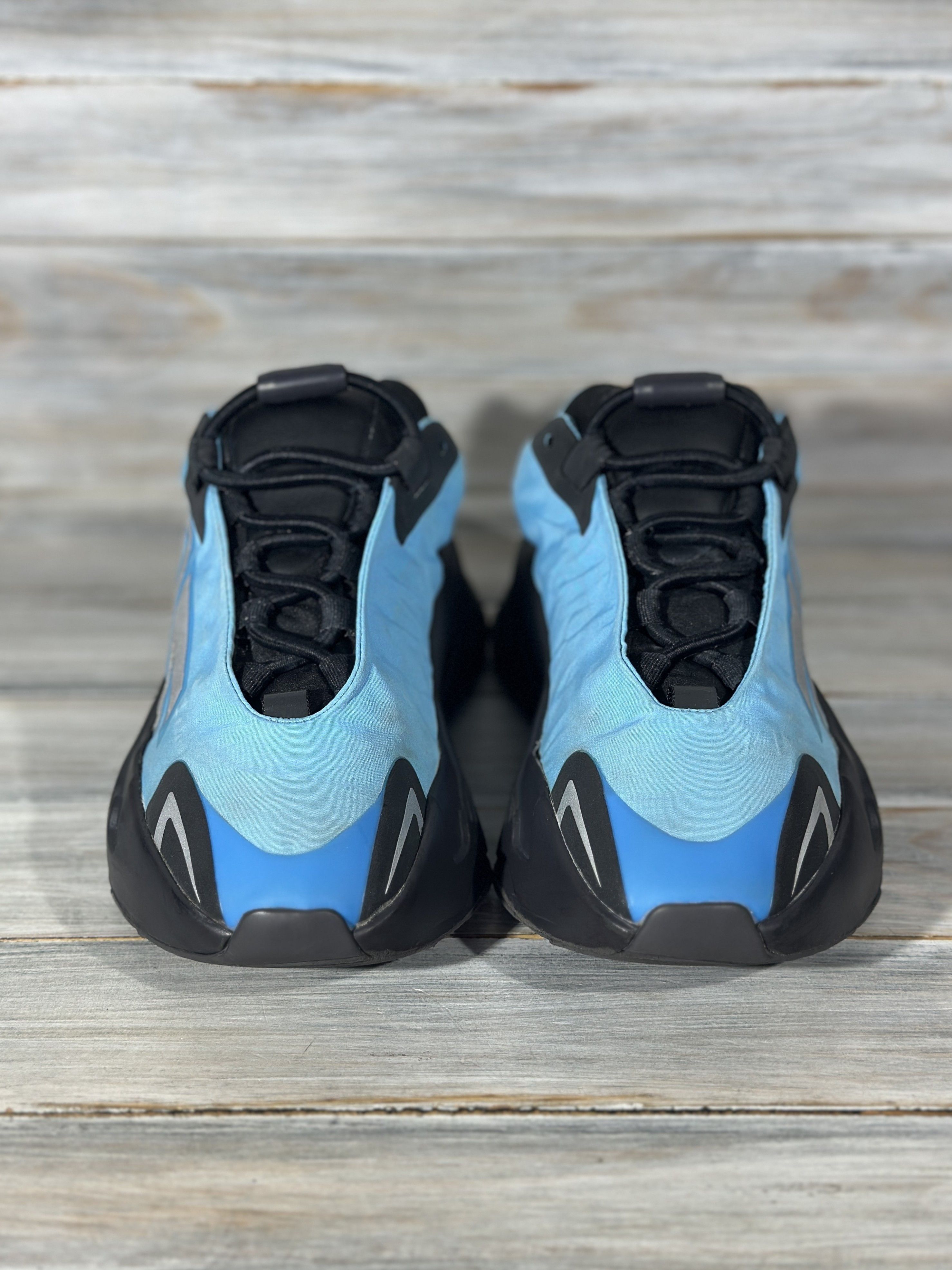 Adidas Adidas Yeezy Boost 700 'Bright Cyan' Kids Sneakers Synthetic Size US 5 / EU 37 - 5 Thumbnail