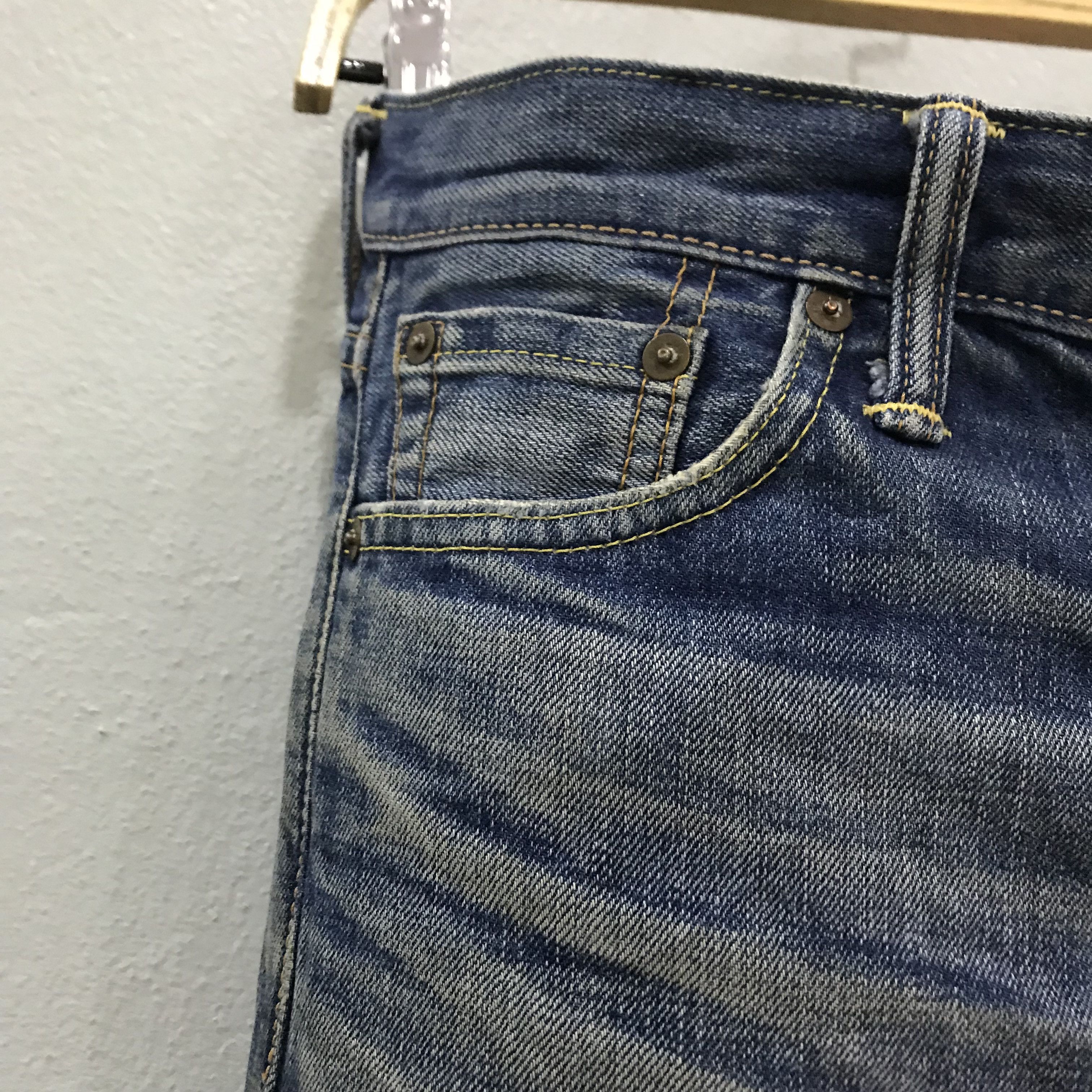 Levi's Vintage Levi’s 513 Straight Slim Distressed Faded Blue Jeans Size US 28 / EU 44 - 6 Thumbnail