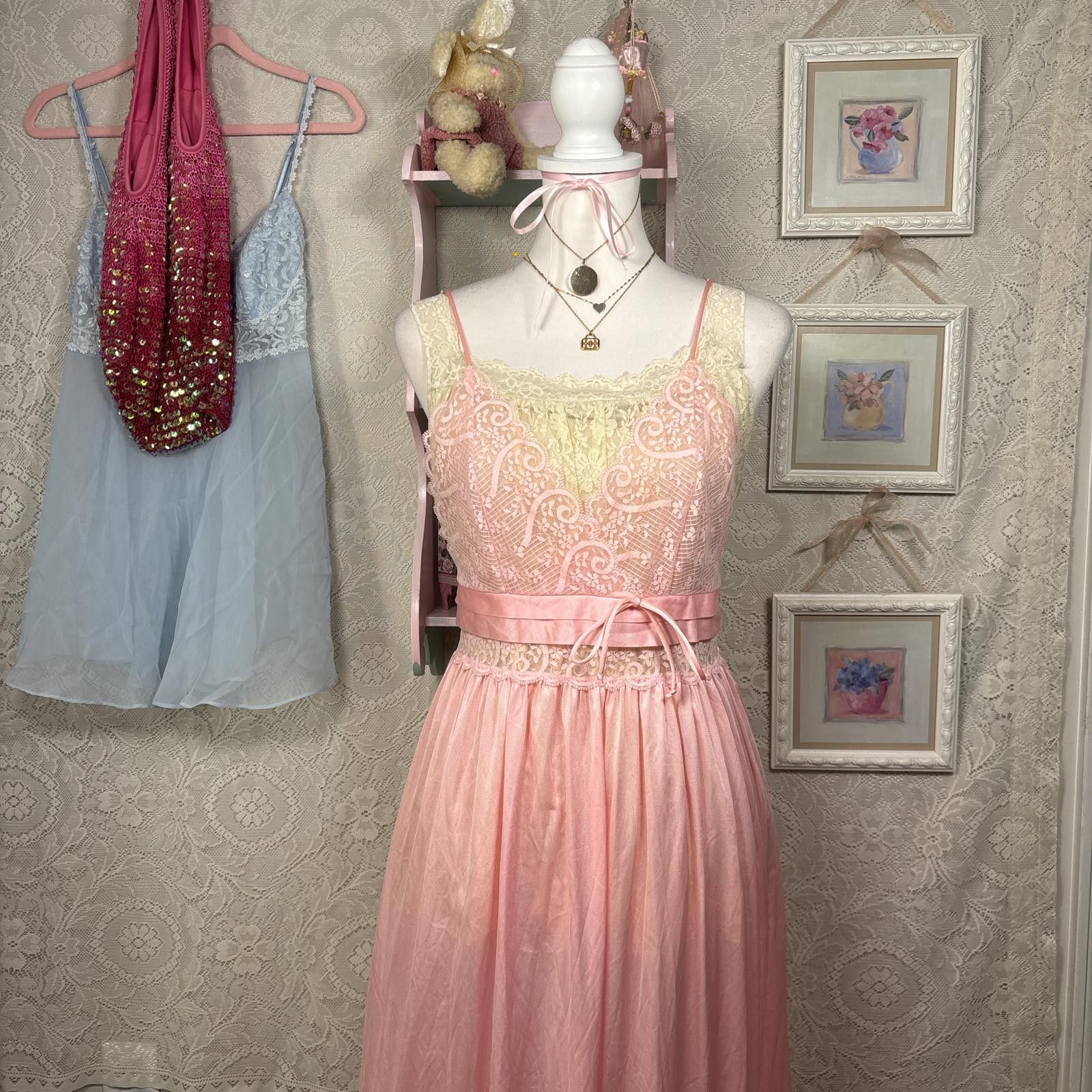 Other vintage pink lace coquette slip dress Size M / US 6-8 / IT 42-44 - 1 Thumbnail