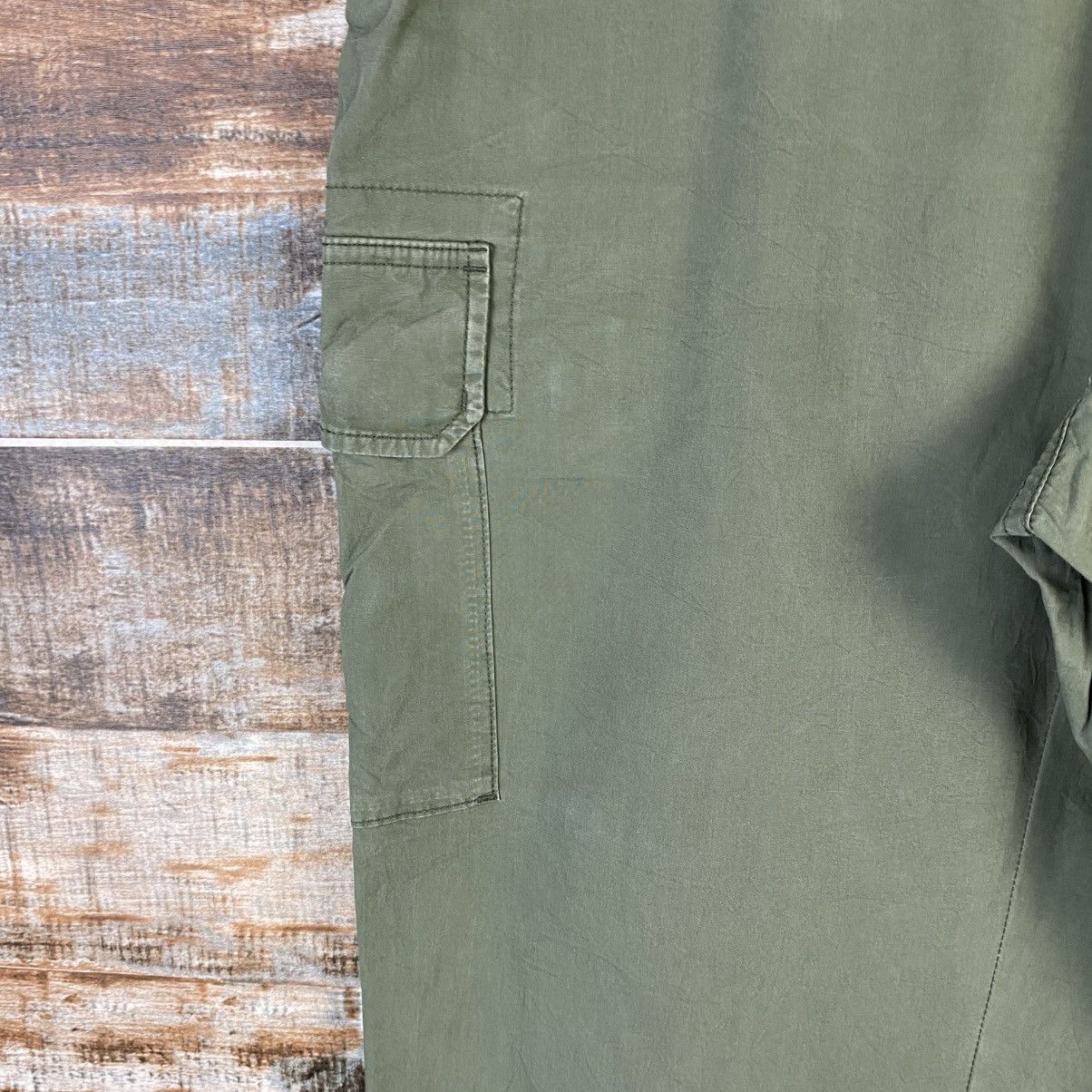 Japanese Brand DL Uniqlo Green Cargo Multipocket Joggers Pants #C892 Size US 35 - 10 Thumbnail