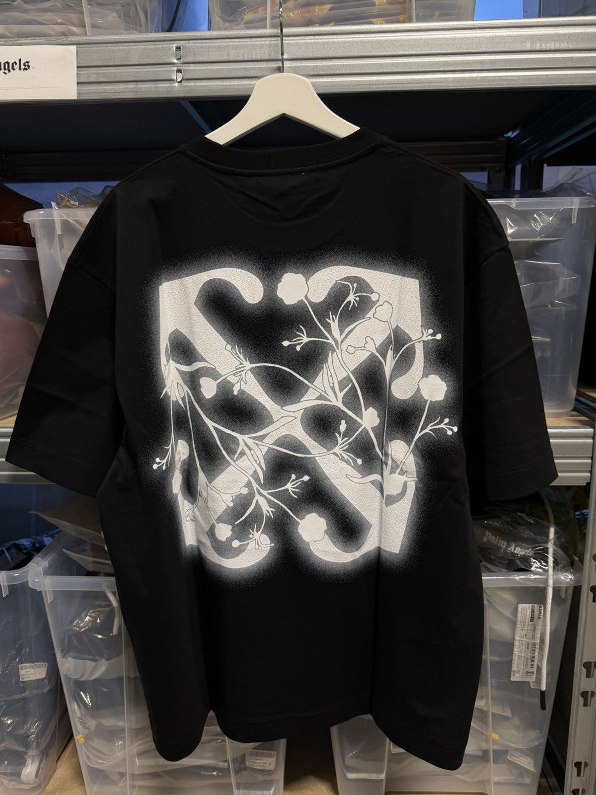 Off-White Floral Spray Arrow T-Shirt NEW 550$