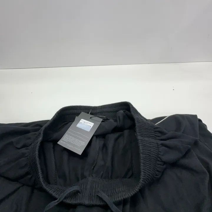 Balenciaga Balenciaga Black Elastic Waist Casual Shorts 0079-2507 Size US 30 / EU 46 - 5 Thumbnail