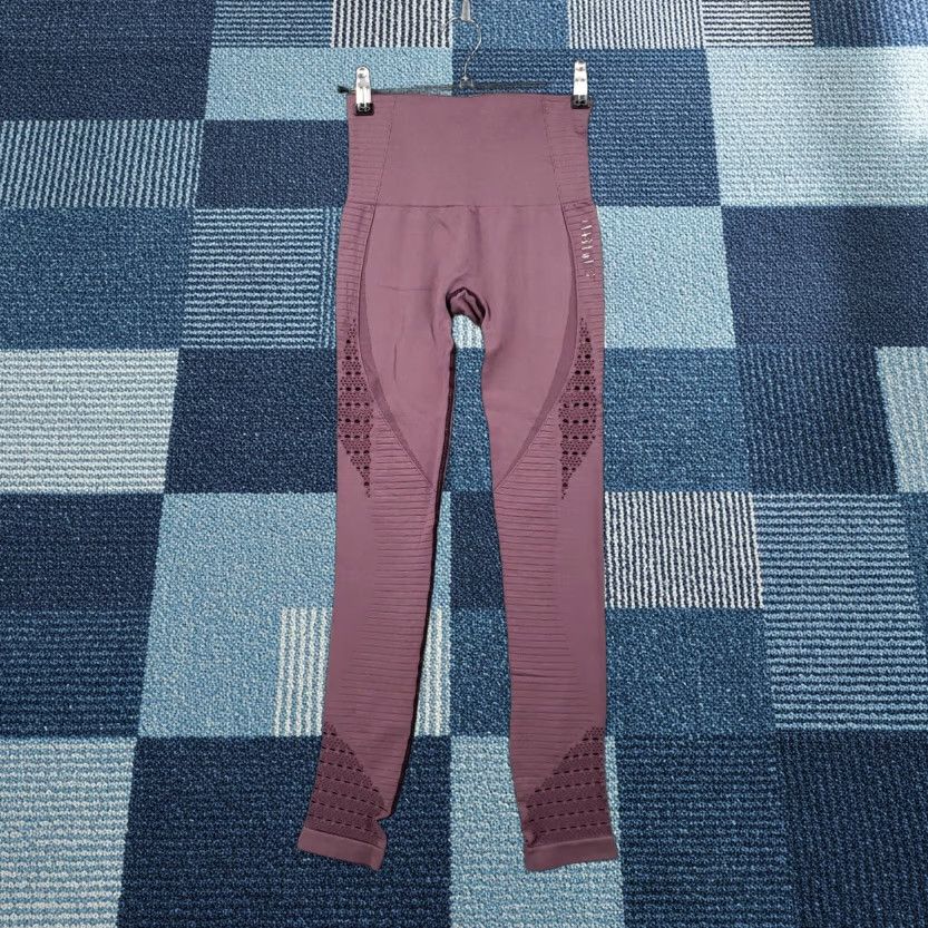 Gymshark GYMSHARK Leggings Womens 2XS 2XS Red Compression Seamless Hi Rise Cut Out Logo Ankle Activewear Athleisure Womens Fashion Size 24" / US 00 / IT 34 - 1 Thumbnail