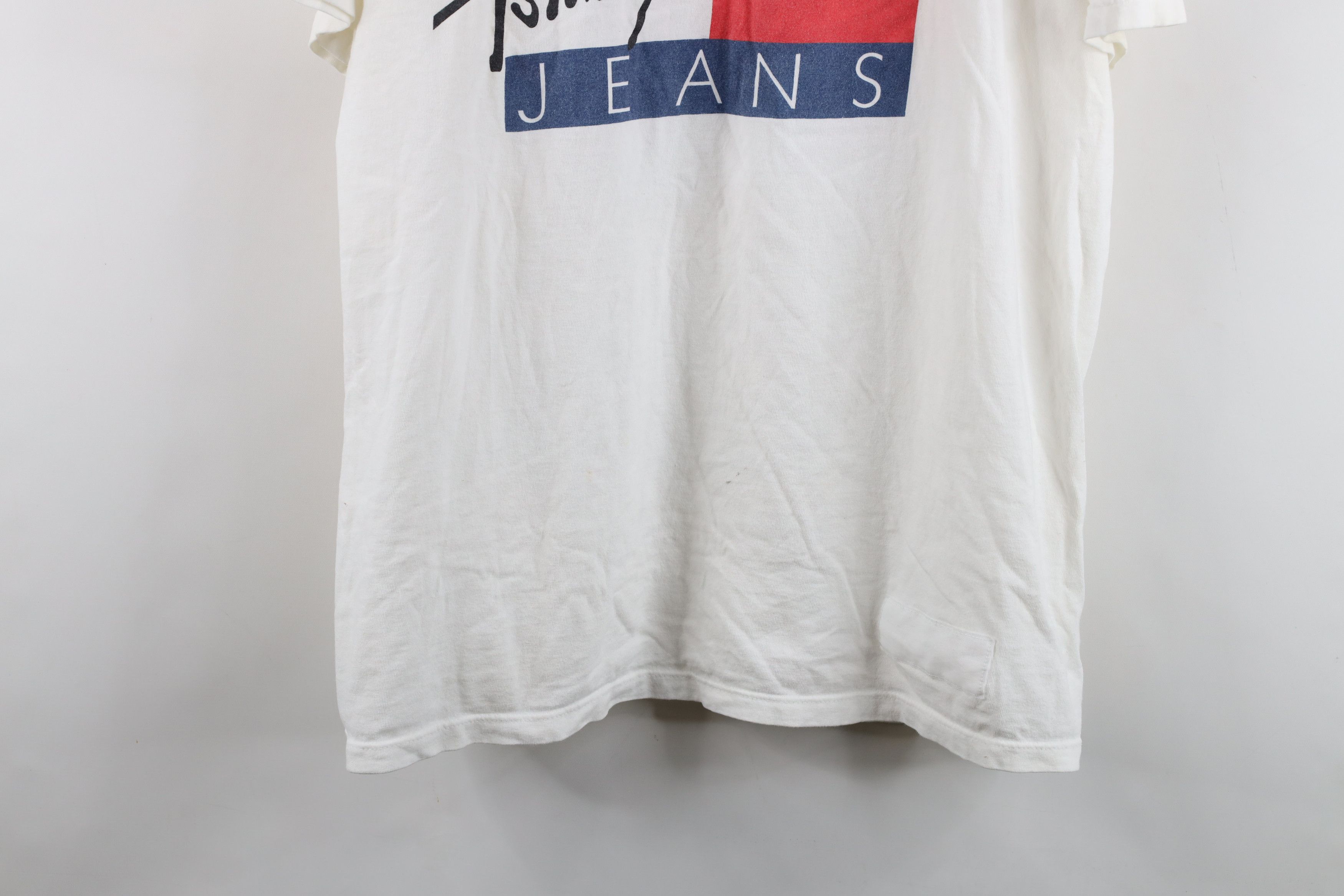Tommy Hilfiger Vintage 90s Tommy Hilfiger Spell Out Big Logo T-Shirt USA Size US L / EU 52-54 / 3 - 3 Thumbnail